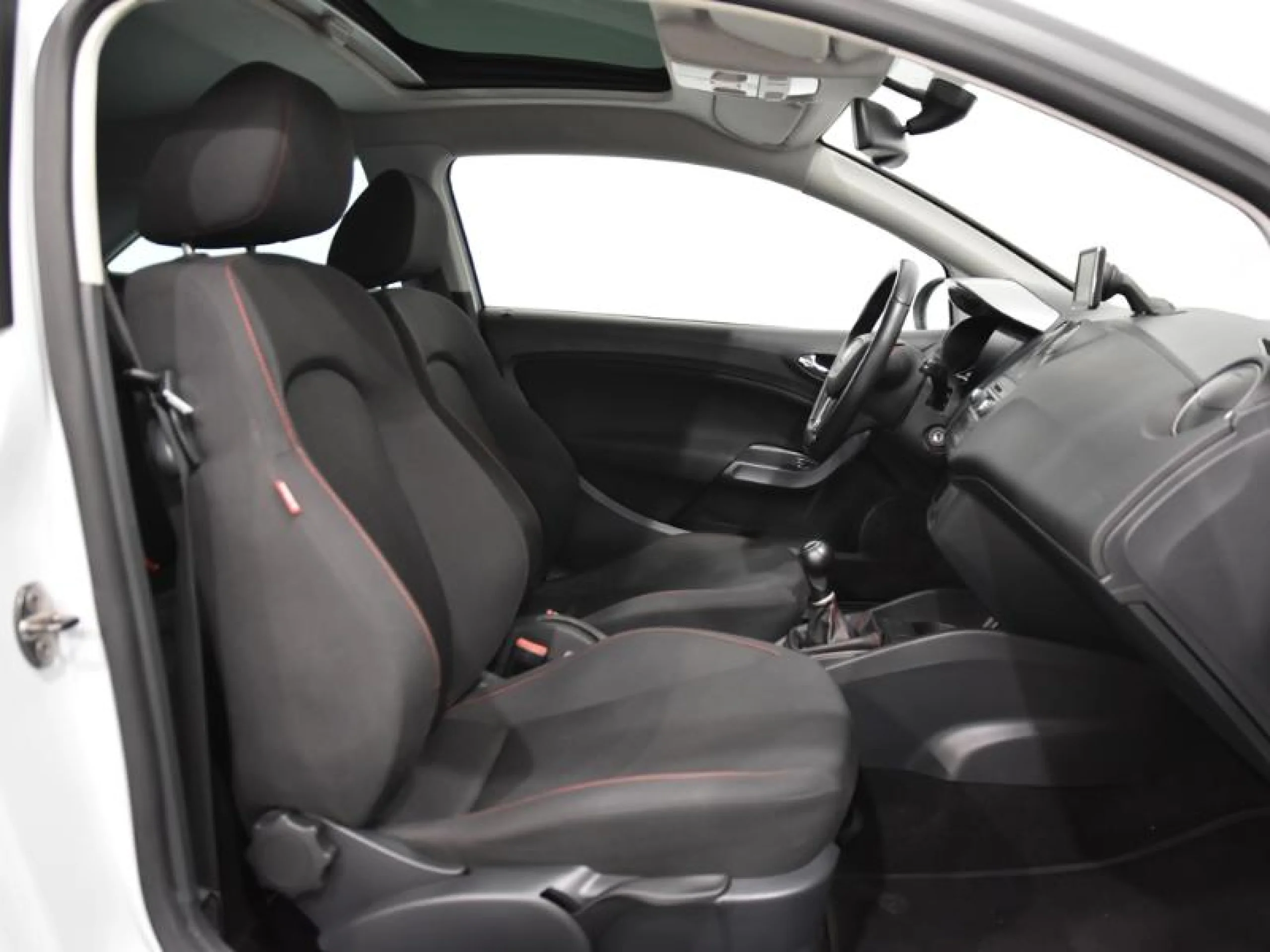 SEAT IBIZA SC 1.6 TDI 105CV FR - Foto 5