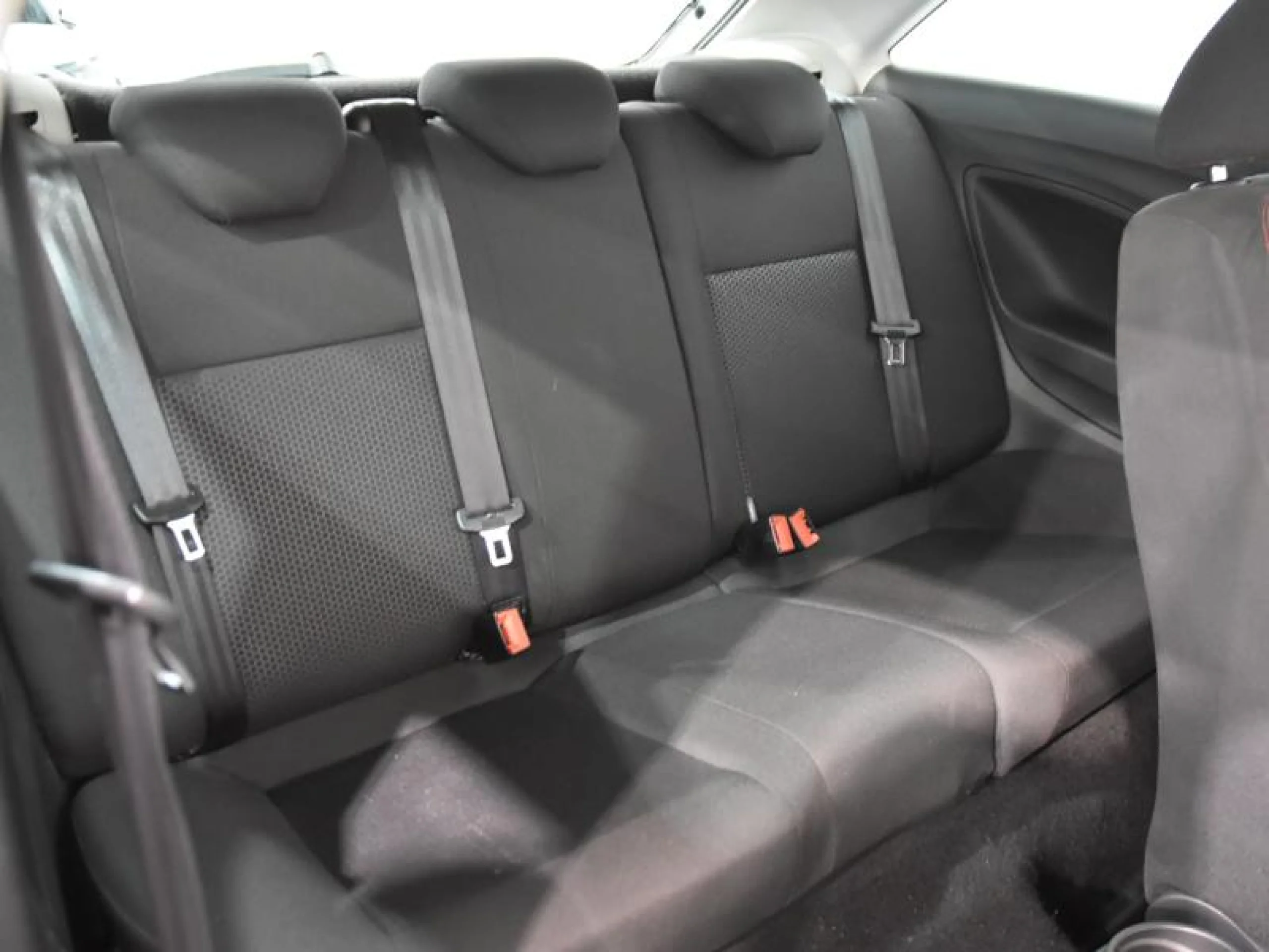 SEAT IBIZA SC 1.6 TDI 105CV FR - Foto 6