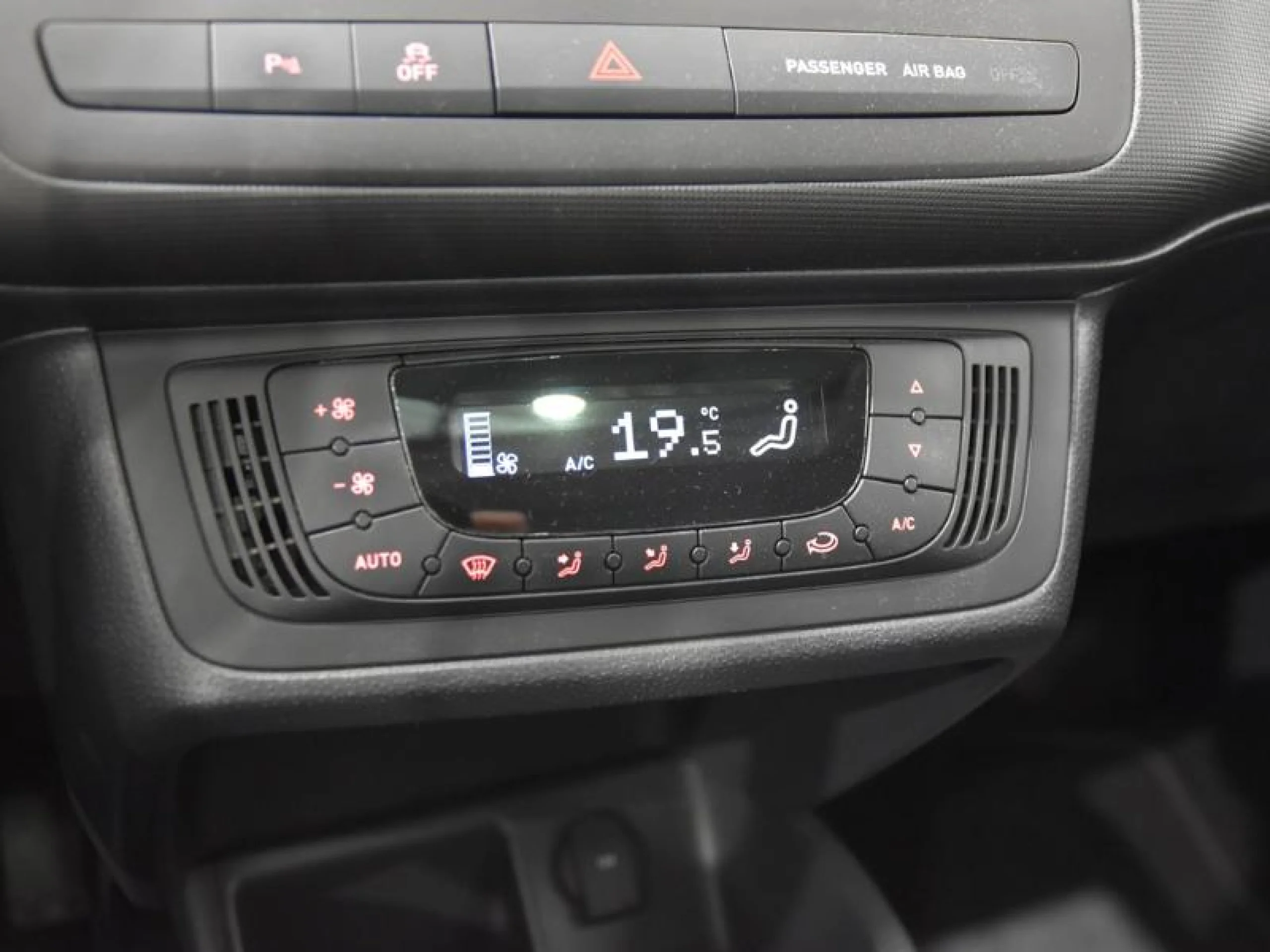 SEAT IBIZA SC 1.6 TDI 105CV FR - Foto 11