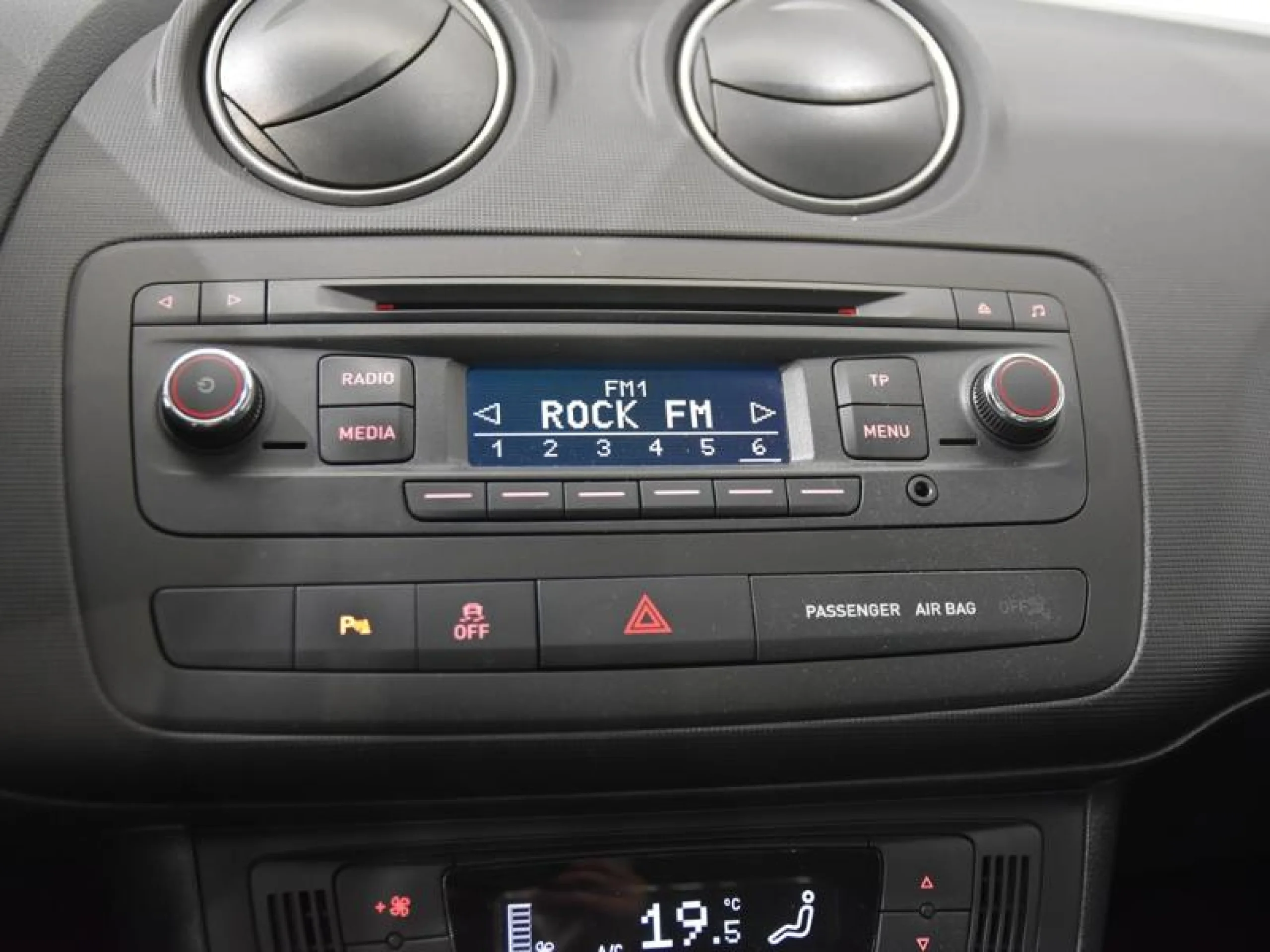 SEAT IBIZA SC 1.6 TDI 105CV FR - Foto 12