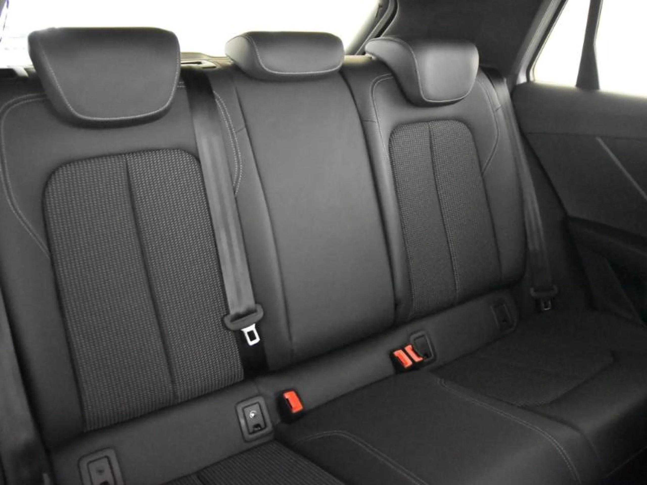 AUDI Q2 BLACK LINE 35 TDI 110KW (150CV) S TRONIC - Foto 6