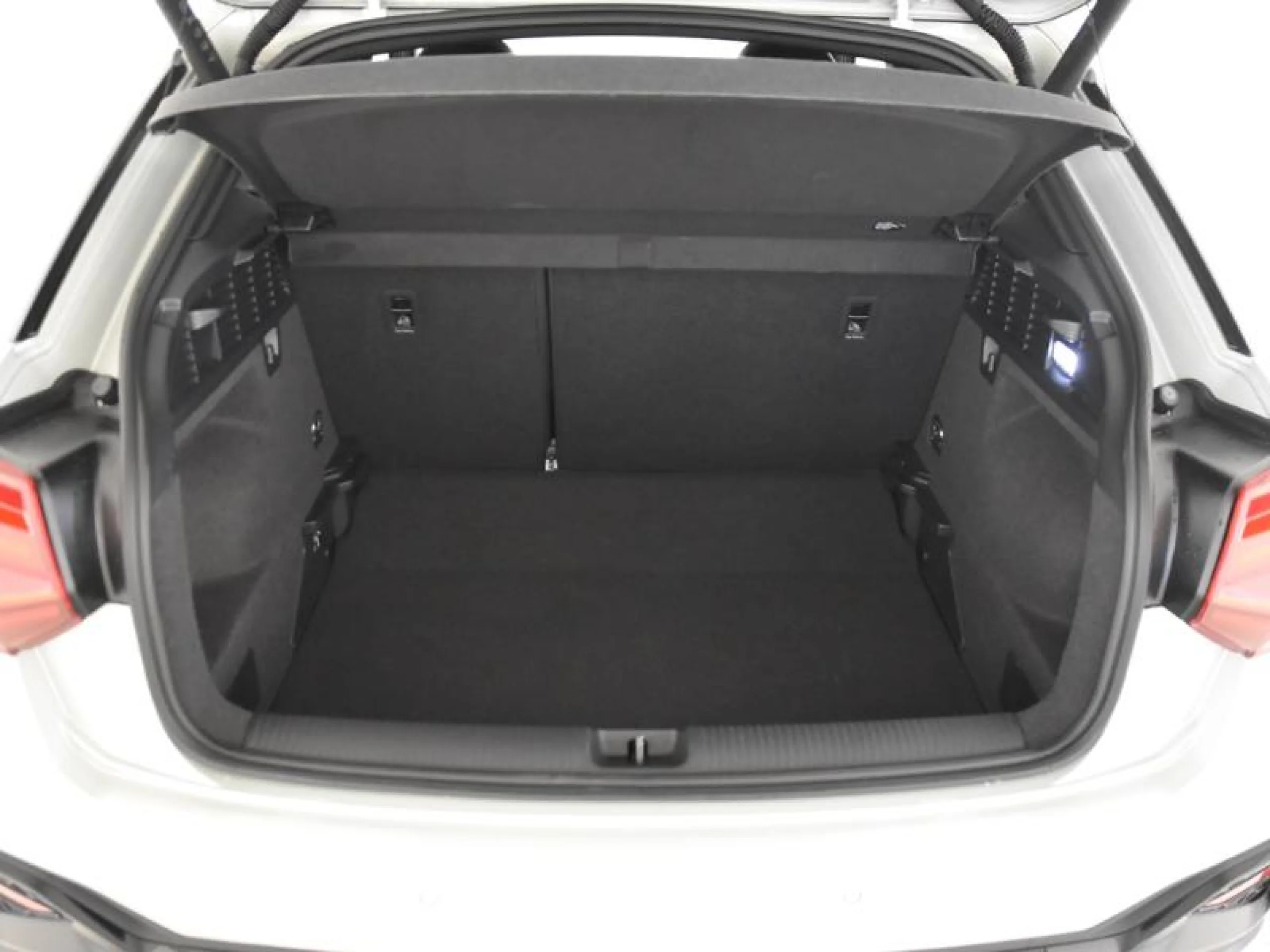 AUDI Q2 BLACK LINE 35 TDI 110KW (150CV) S TRONIC - Foto 7