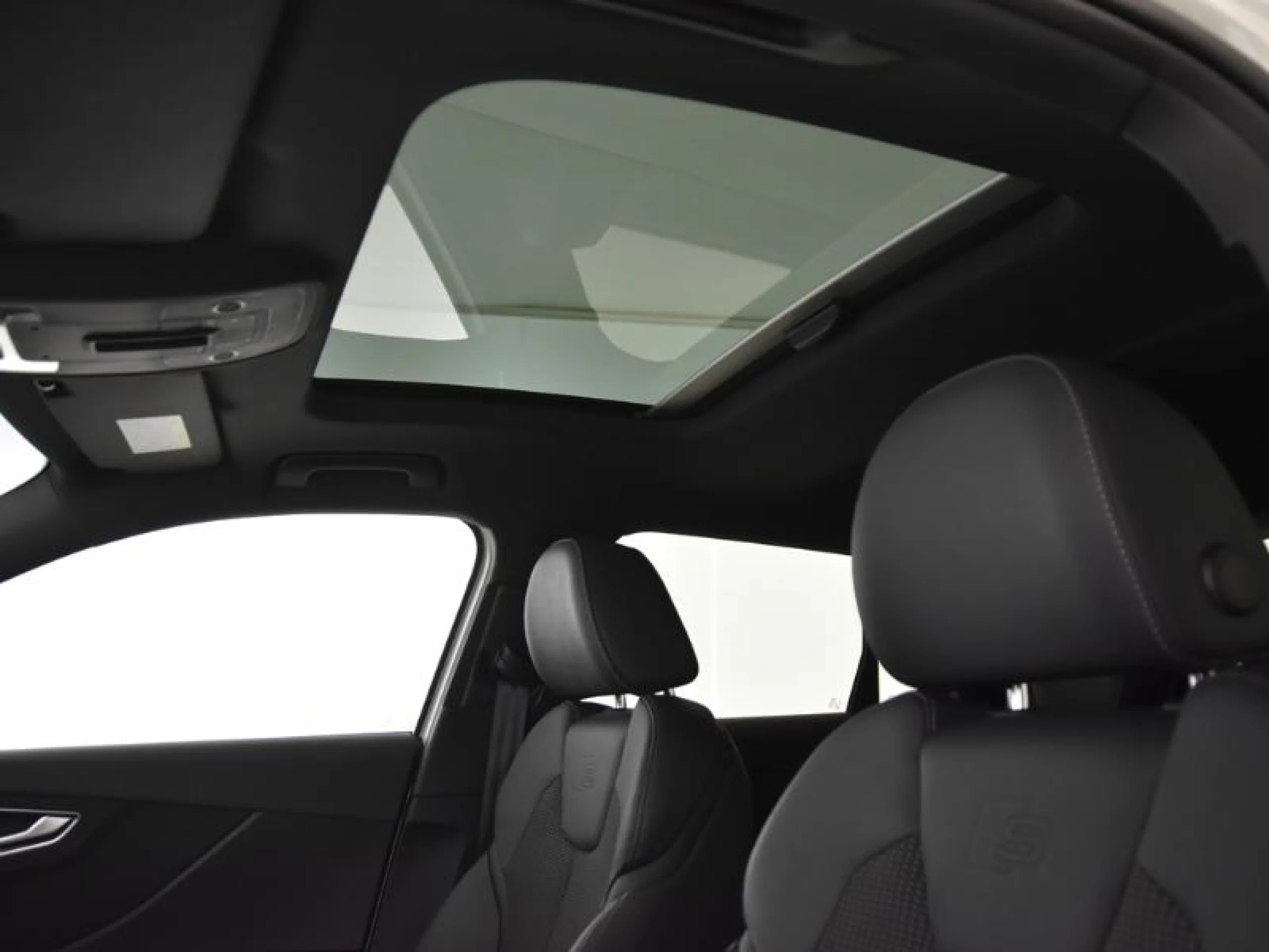 AUDI Q2 BLACK LINE 35 TDI 110KW (150CV) S TRONIC - Foto 9