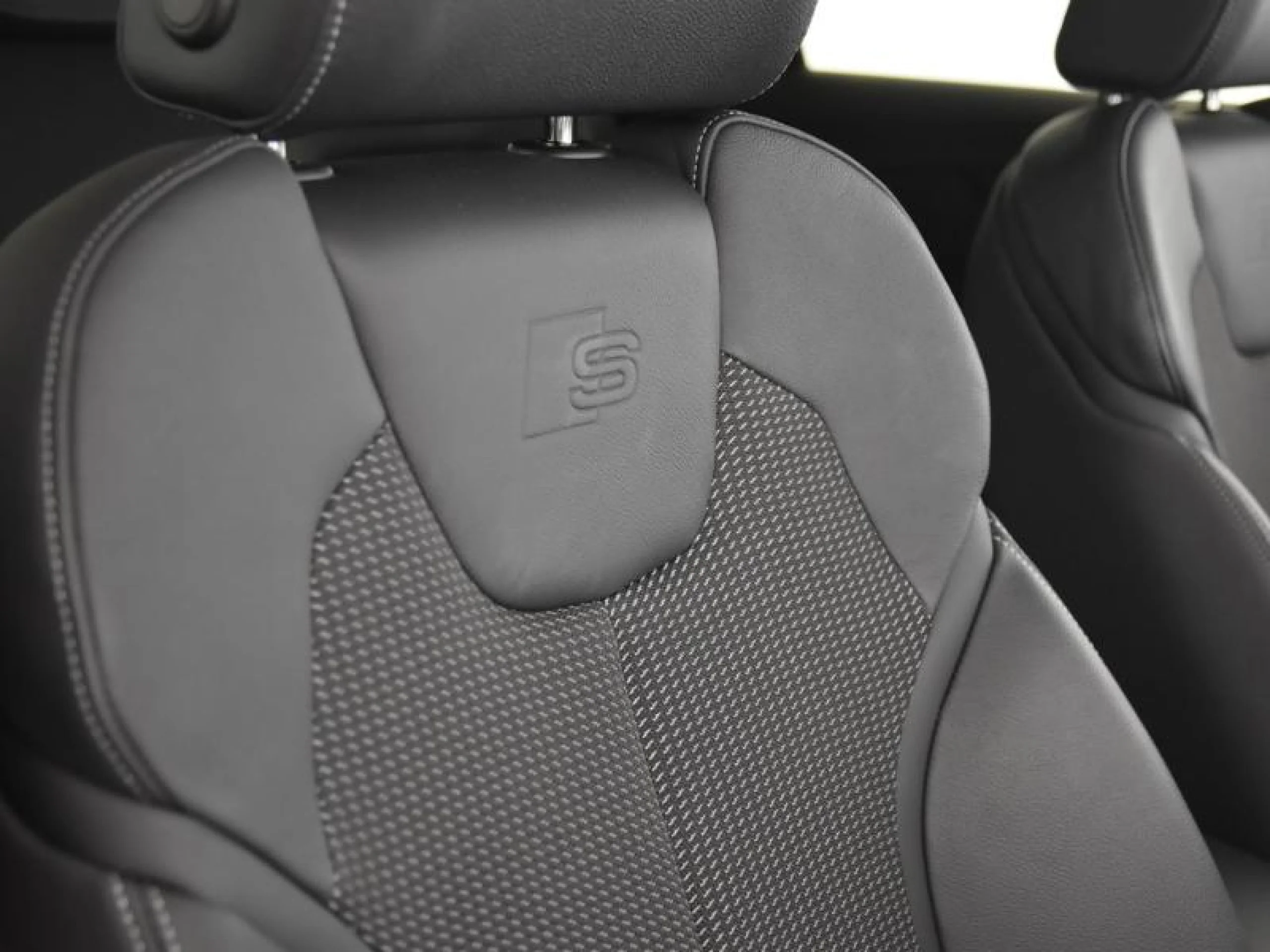 AUDI Q2 BLACK LINE 35 TDI 110KW (150CV) S TRONIC - Foto 11