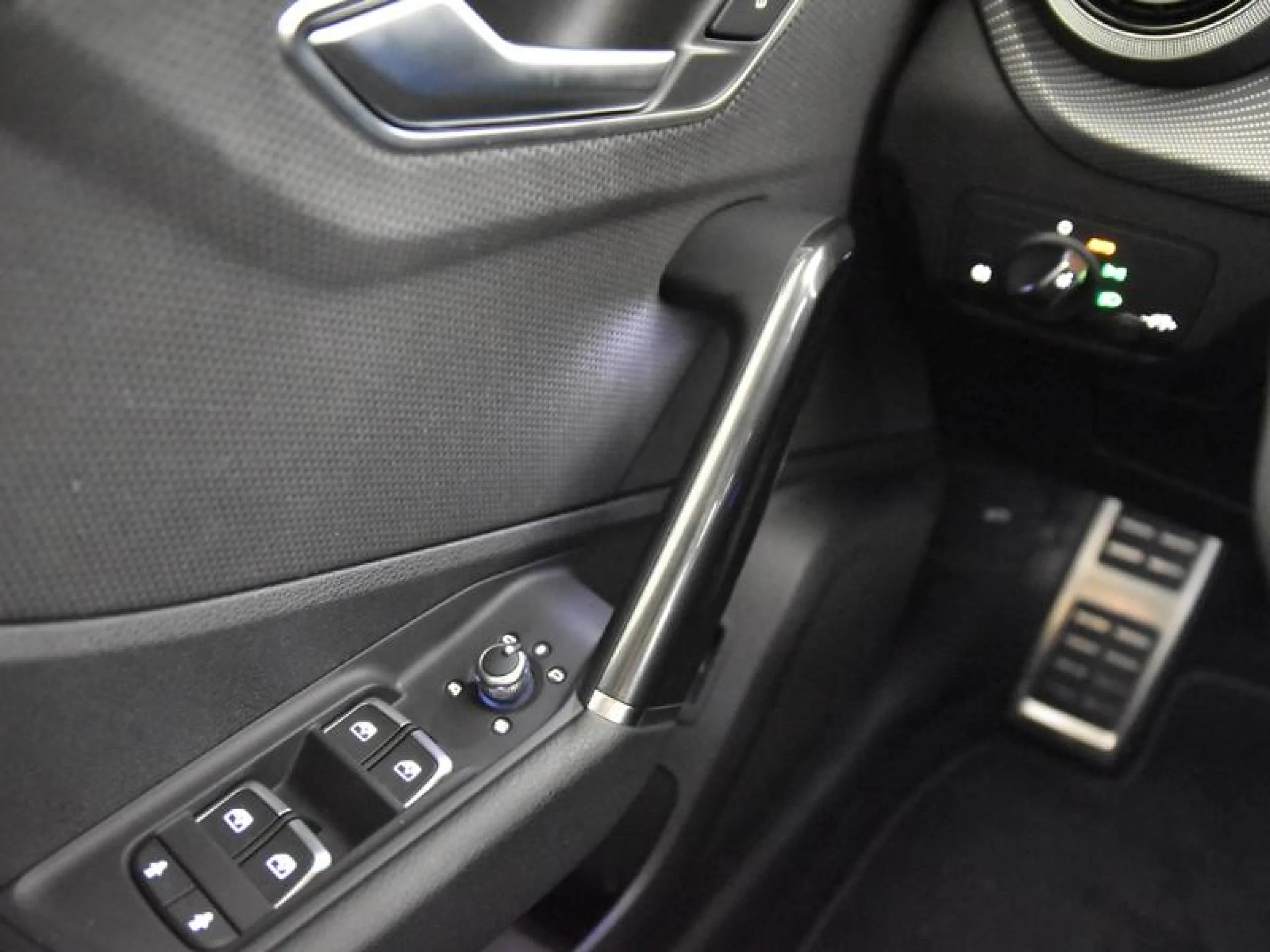 AUDI Q2 BLACK LINE 35 TDI 110KW (150CV) S TRONIC - Foto 20