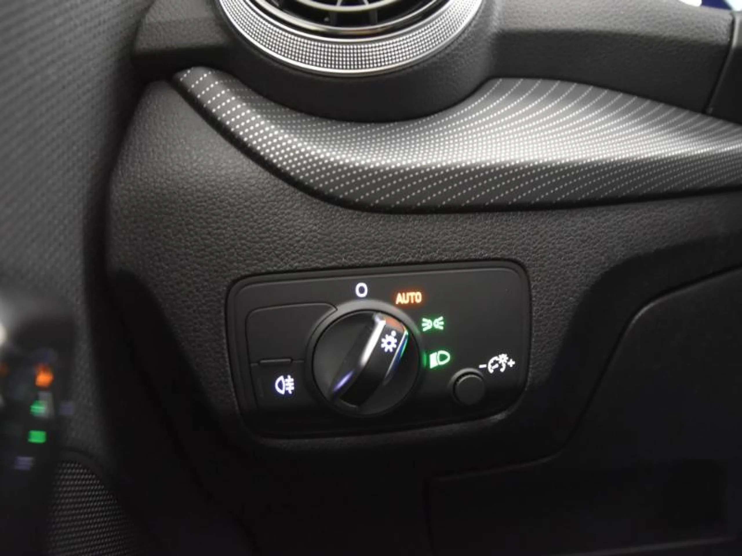 AUDI Q2 BLACK LINE 35 TDI 110KW (150CV) S TRONIC - Foto 22