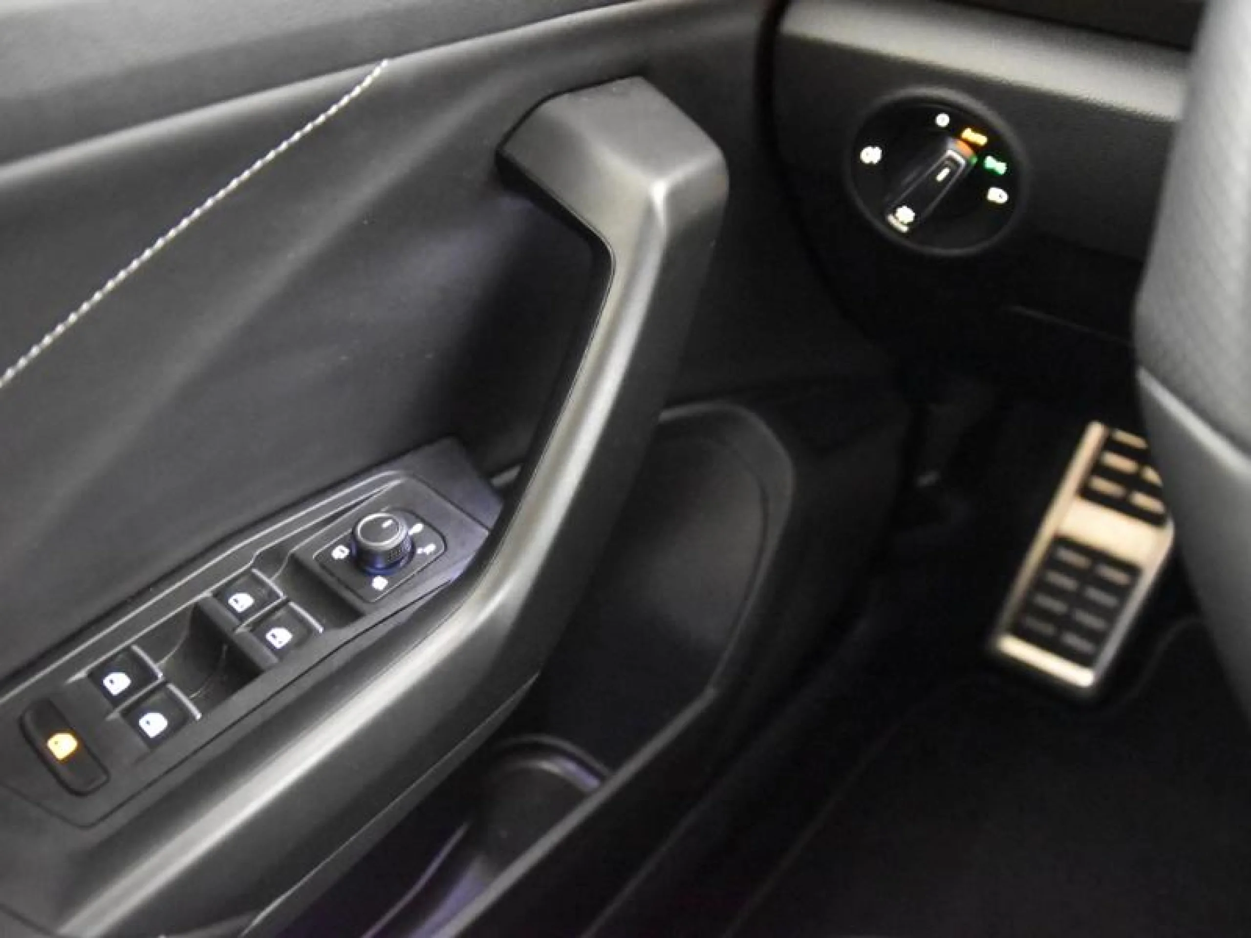 VOLKSWAGEN T ROC R LINE 1.5 TSI 110KW (150CV) DSG - Foto 15