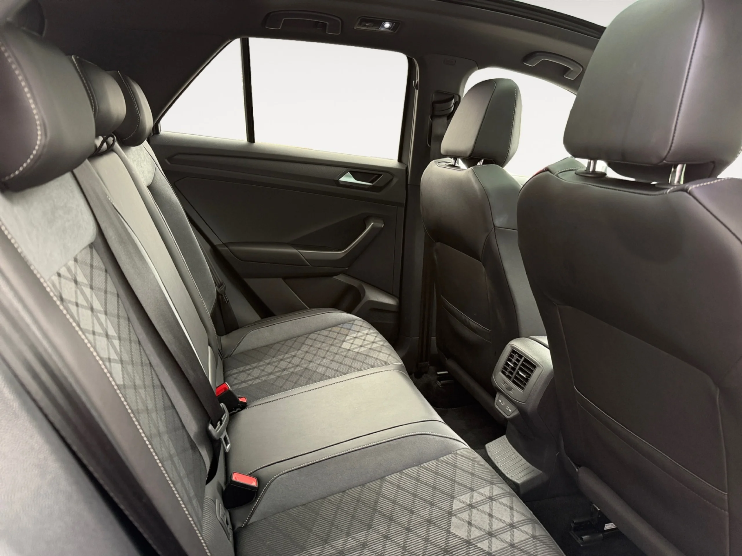 VOLKSWAGEN T ROC T ROC R LINE 2.0 TDI 110 KW (150 CV)  AUTOM TICO DSG 7 VEL. - Foto 6