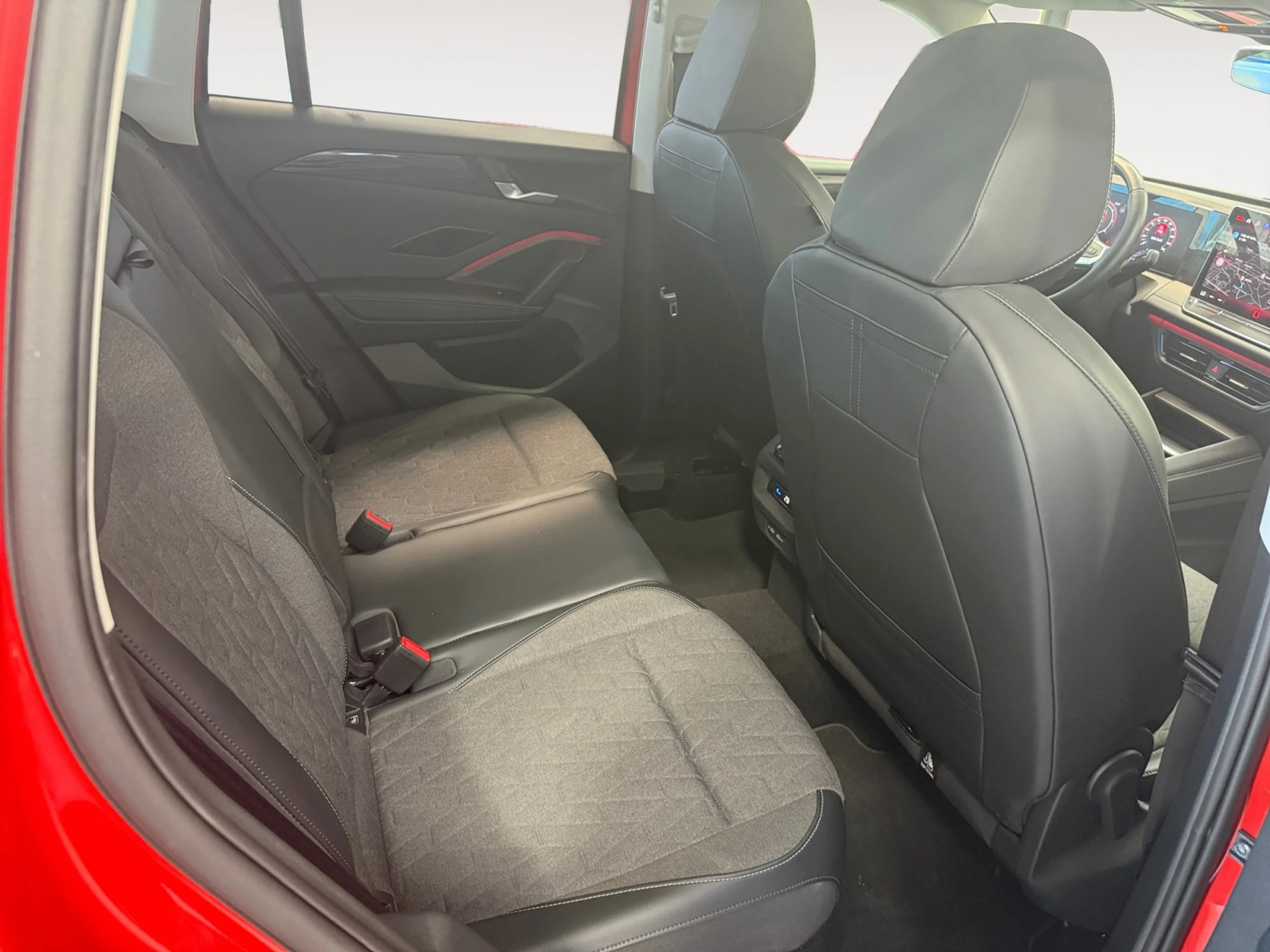 VOLKSWAGEN TIGUAN URBAN SPORT 2.0 TDI 110KW (150CV) DSG - Foto 6