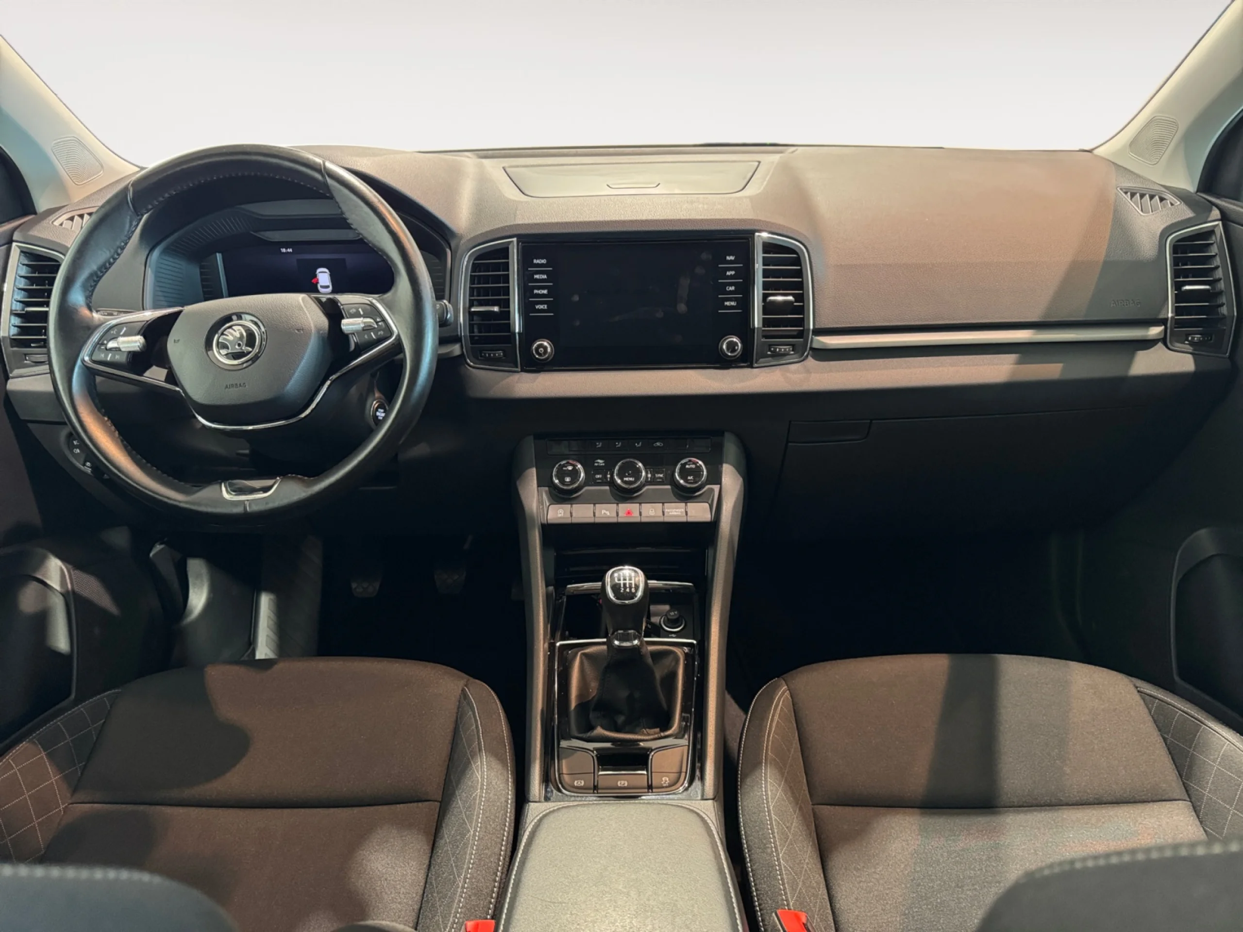 SKODA KAROQ 1.5 TSI 110KW (150CV) ACT AMBITION - Foto 4