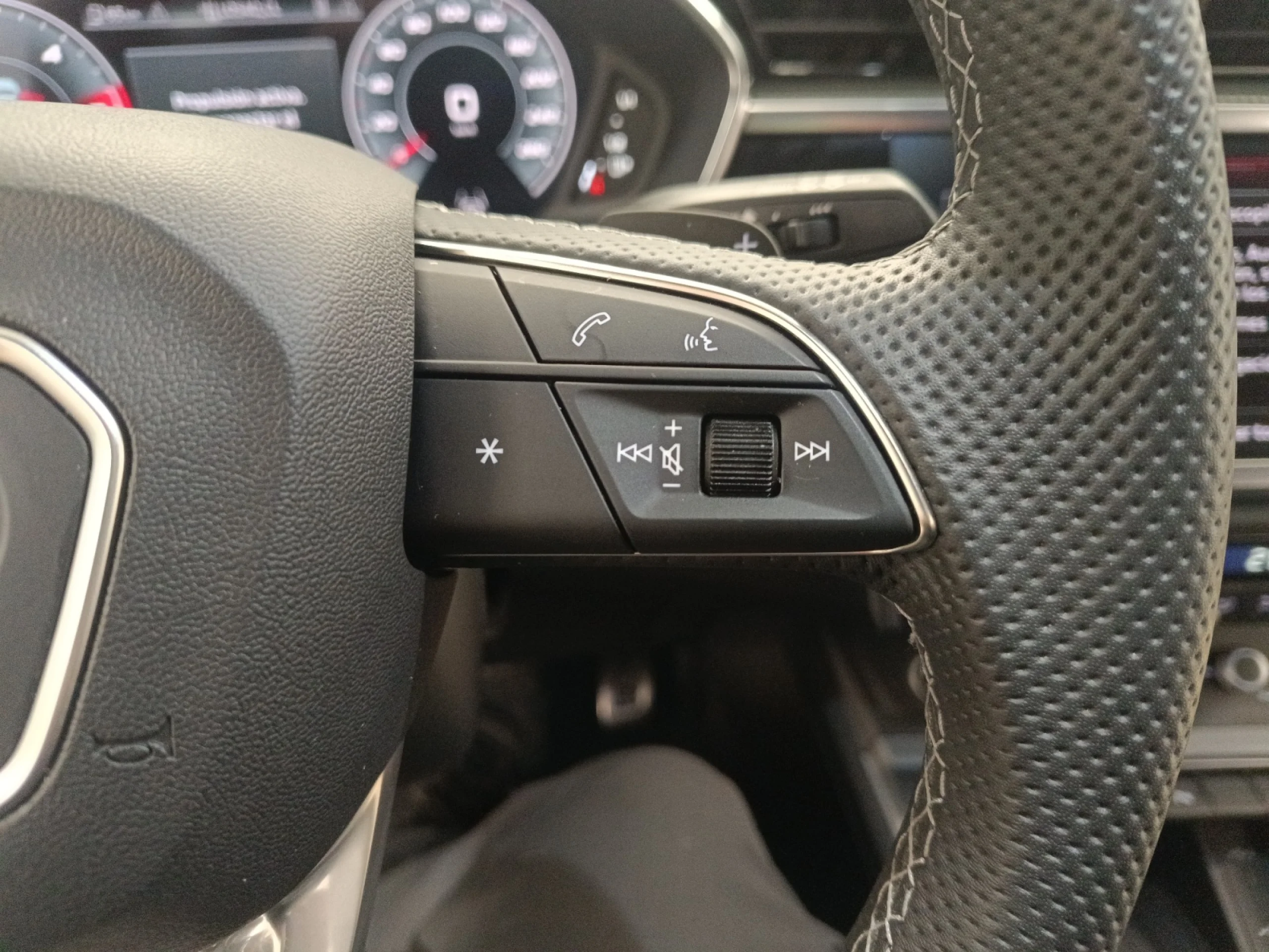 AUDI Q3 SPORTBACK BLACK LINE 35 TDI 110KW (150CV) S TRONIC - Foto 10