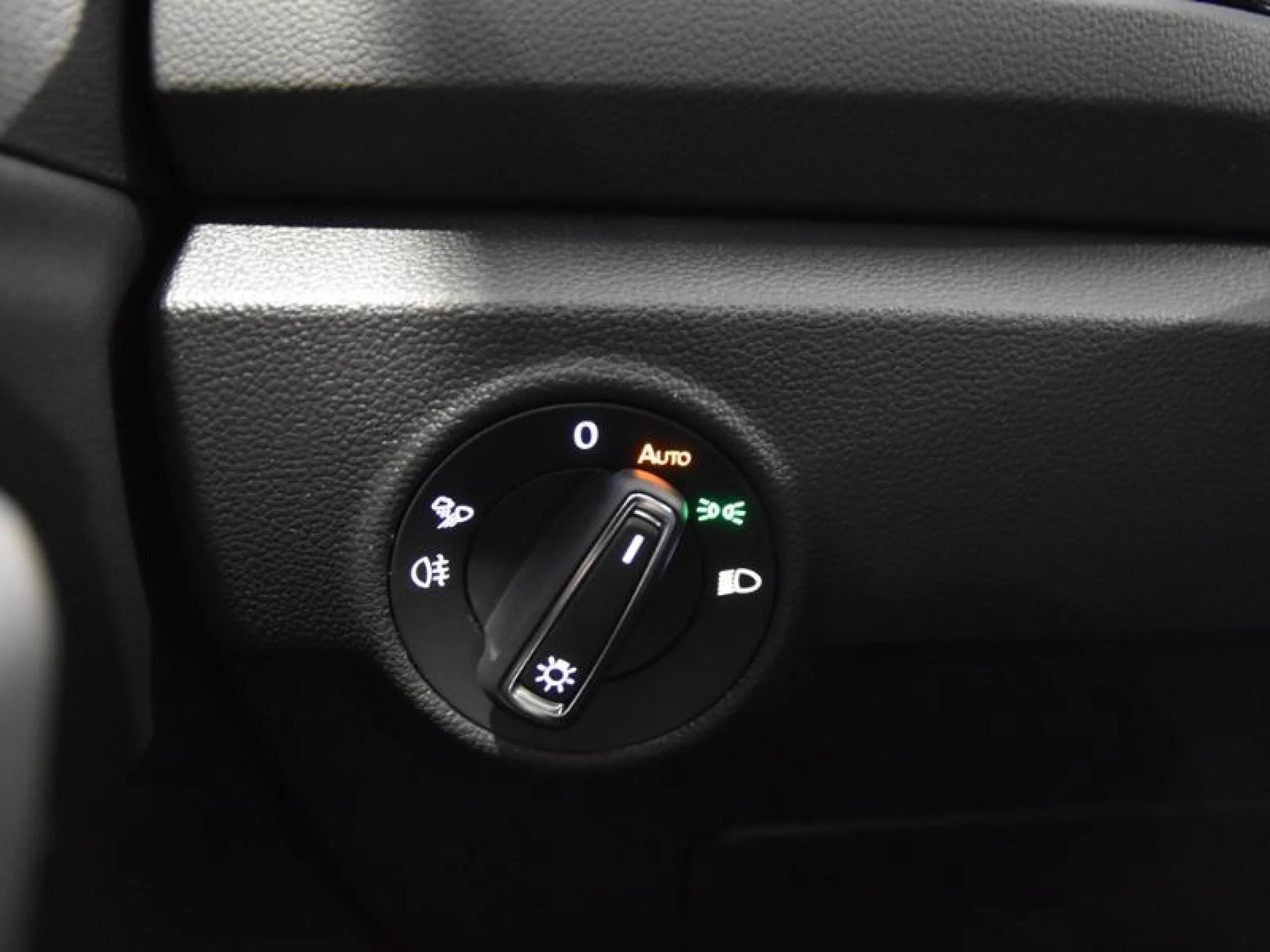 VOLKSWAGEN T ROC T ROC DARK LINE 1.5 TSI 110 KW (150 CV)  AUTOMÁTICO DSG 7 VEL. - Foto 18