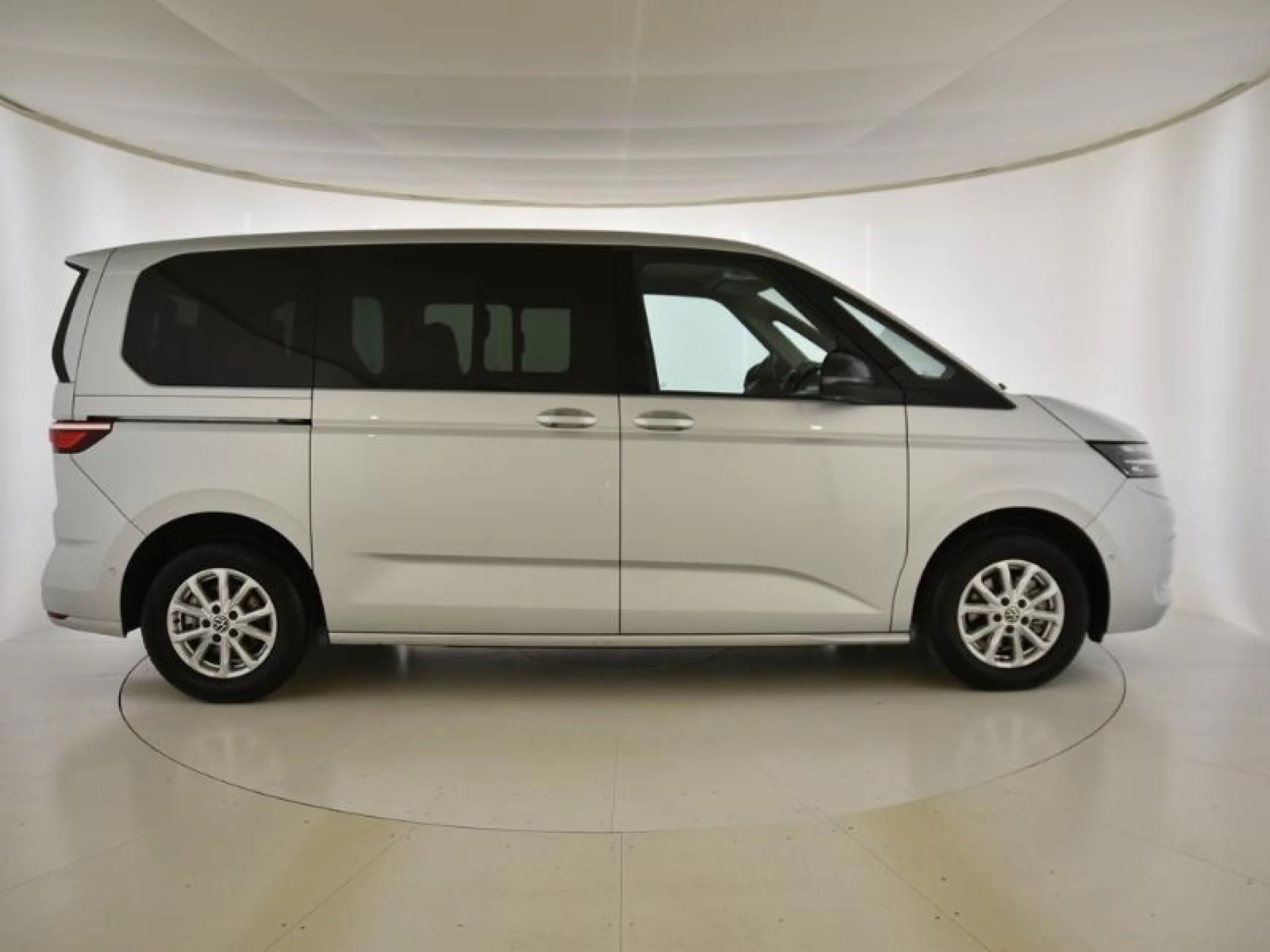 VOLKSWAGEN Multivan 2.0 TDI 110KW (150CV) DSG B.CORTA - Foto 3