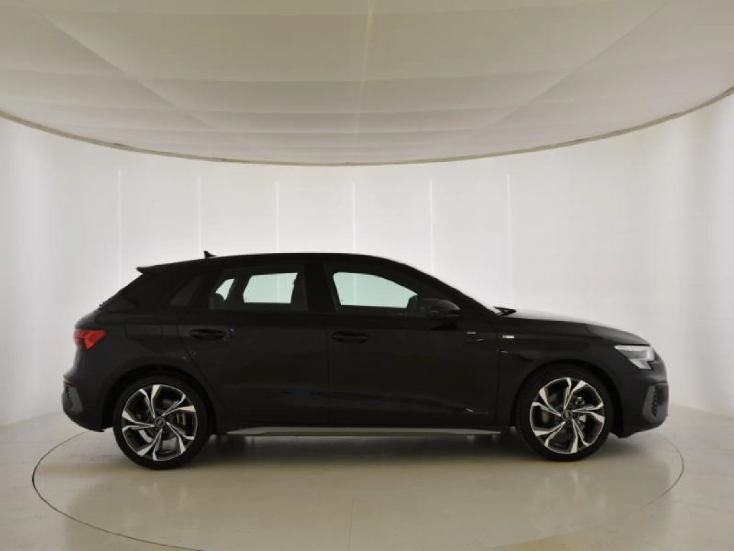 AUDI A3 SPORTBACK GENUINE 35 TDI 110KW S TRONIC - Foto 3