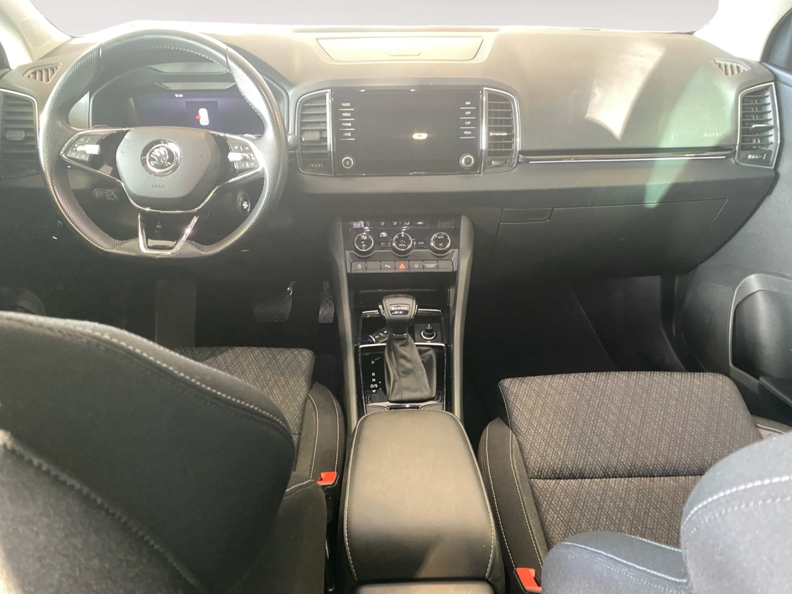 SKODA KAROQ 1.5 TSI 110KW (150CV) DSG ACT STYLE - Foto 4