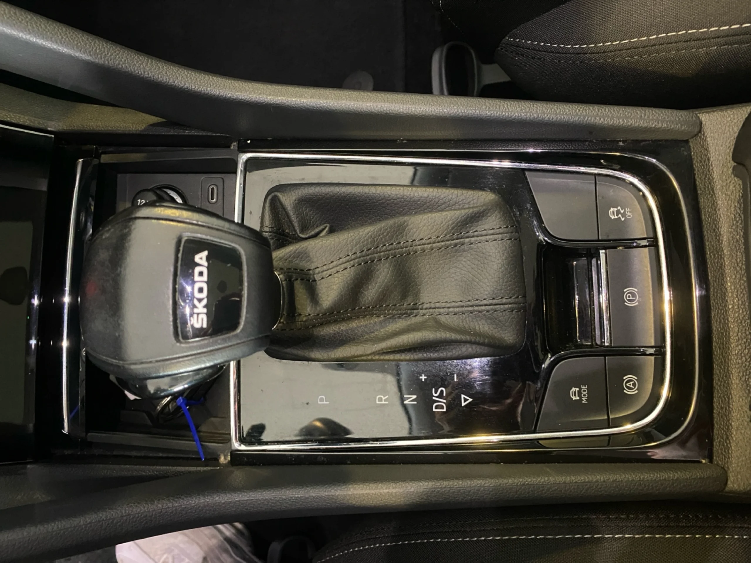 SKODA KAROQ 1.5 TSI 110KW (150CV) DSG ACT STYLE - Foto 14