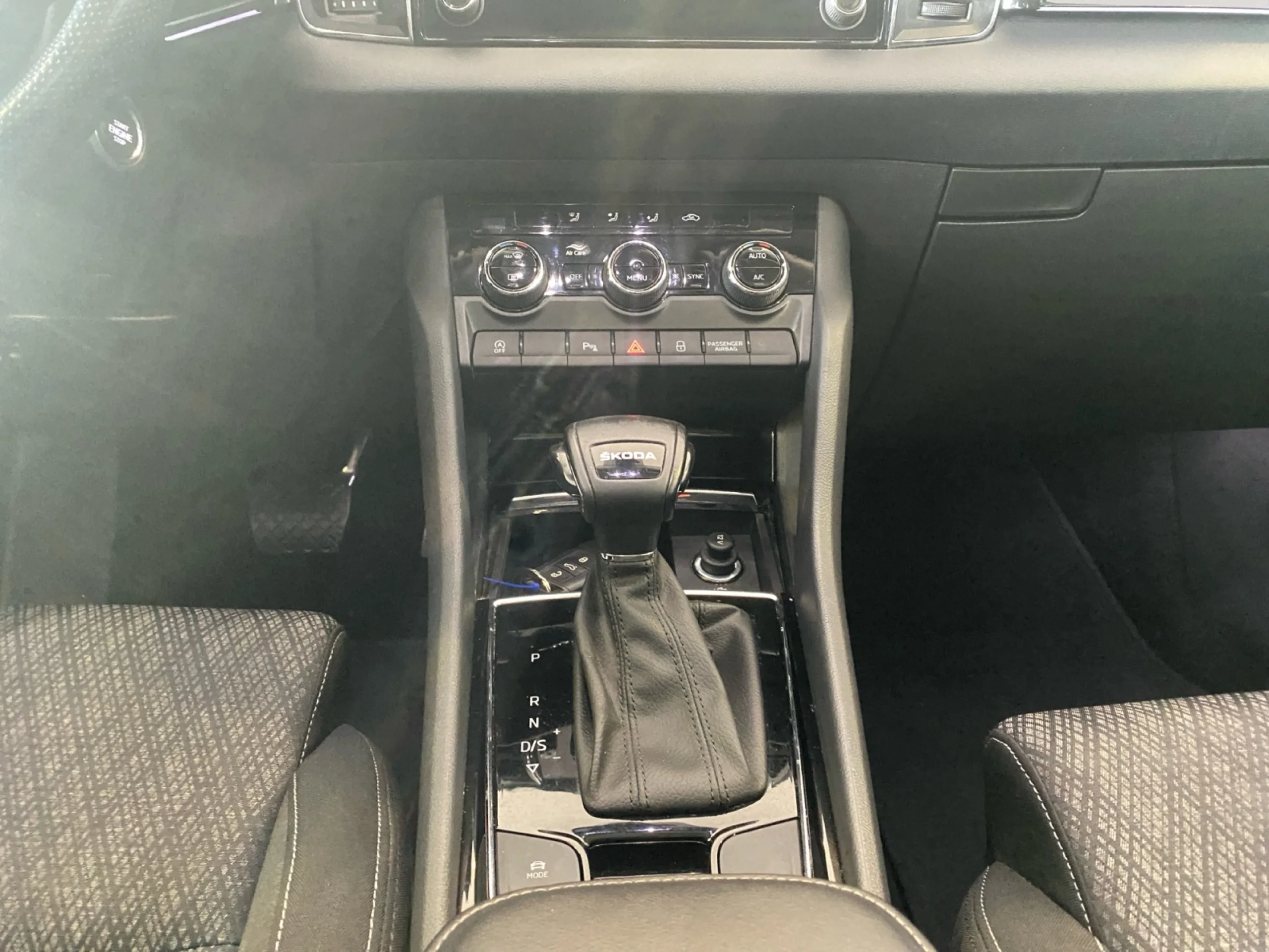 SKODA KAROQ 1.5 TSI 110KW (150CV) DSG ACT STYLE - Foto 17