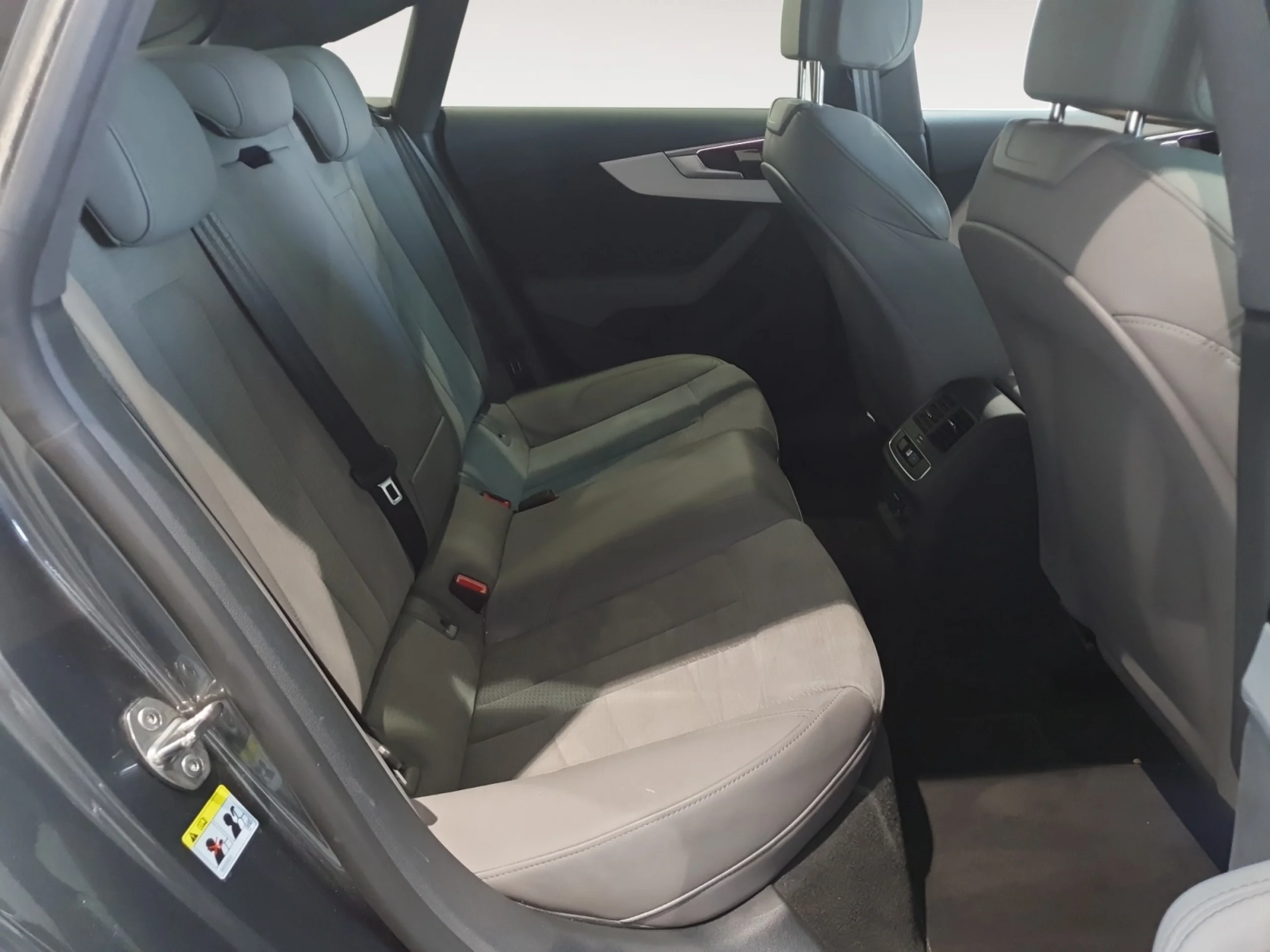 AUDI A5 B.LINE 40 TFSI 150KW S TRONIC SPORTBACK - Foto 8