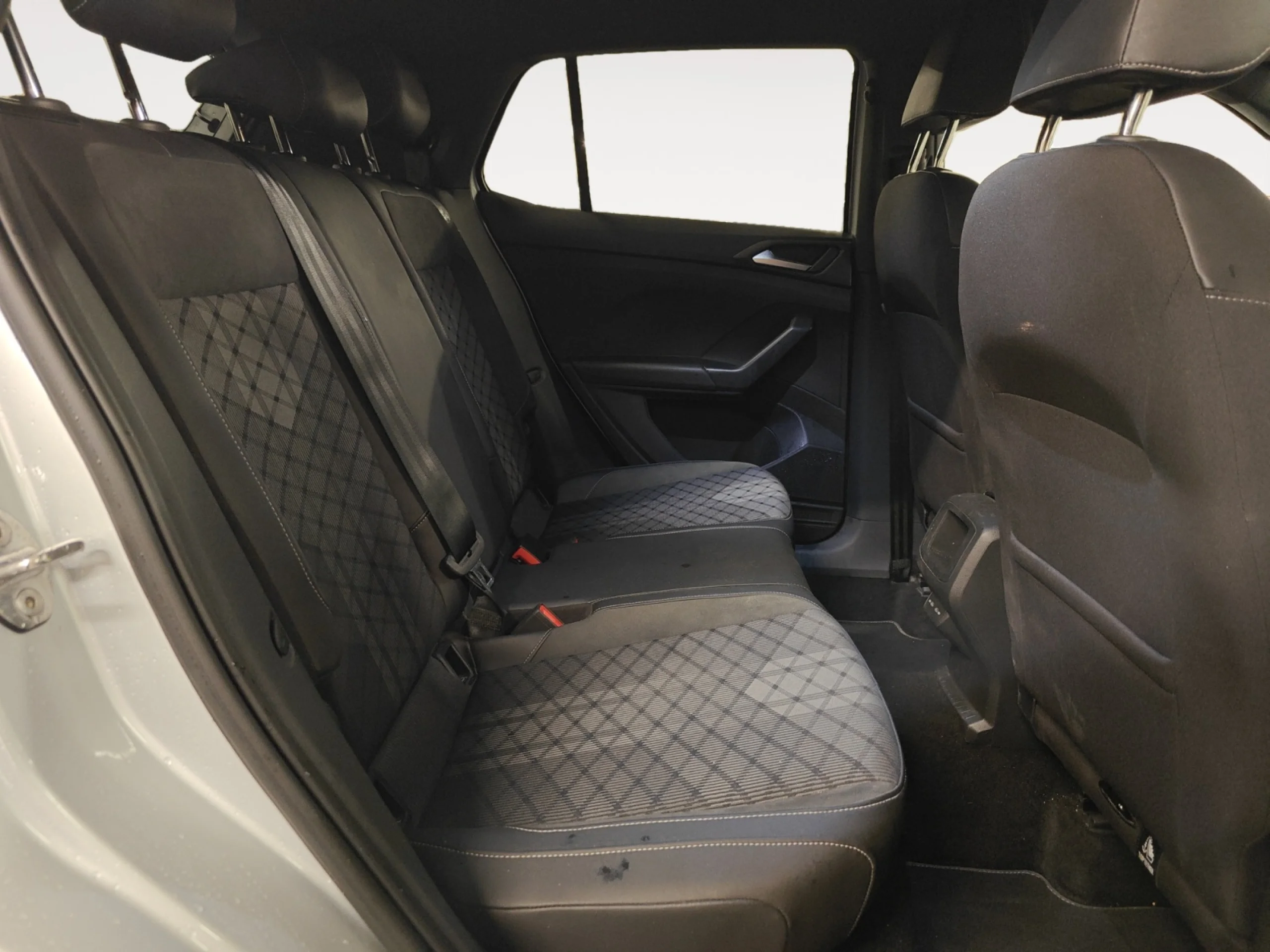 VOLKSWAGEN T CROSS R LINE 1.0 TSI 85KW (115CV) DSG - Foto 6