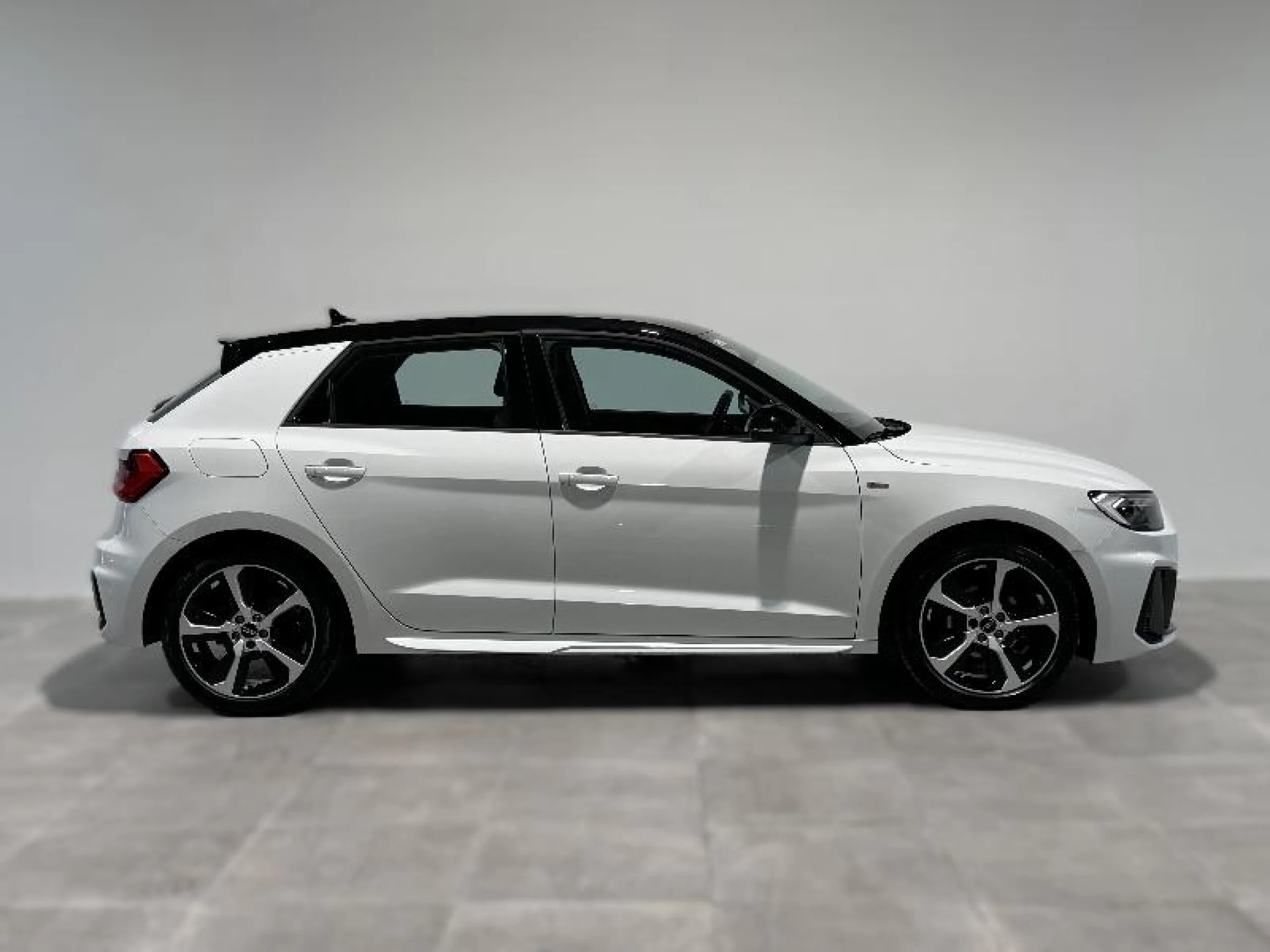 AUDI A1 SPORTBACK ADRENALIN 30 TFSI 85KW (116CV) - Foto 3