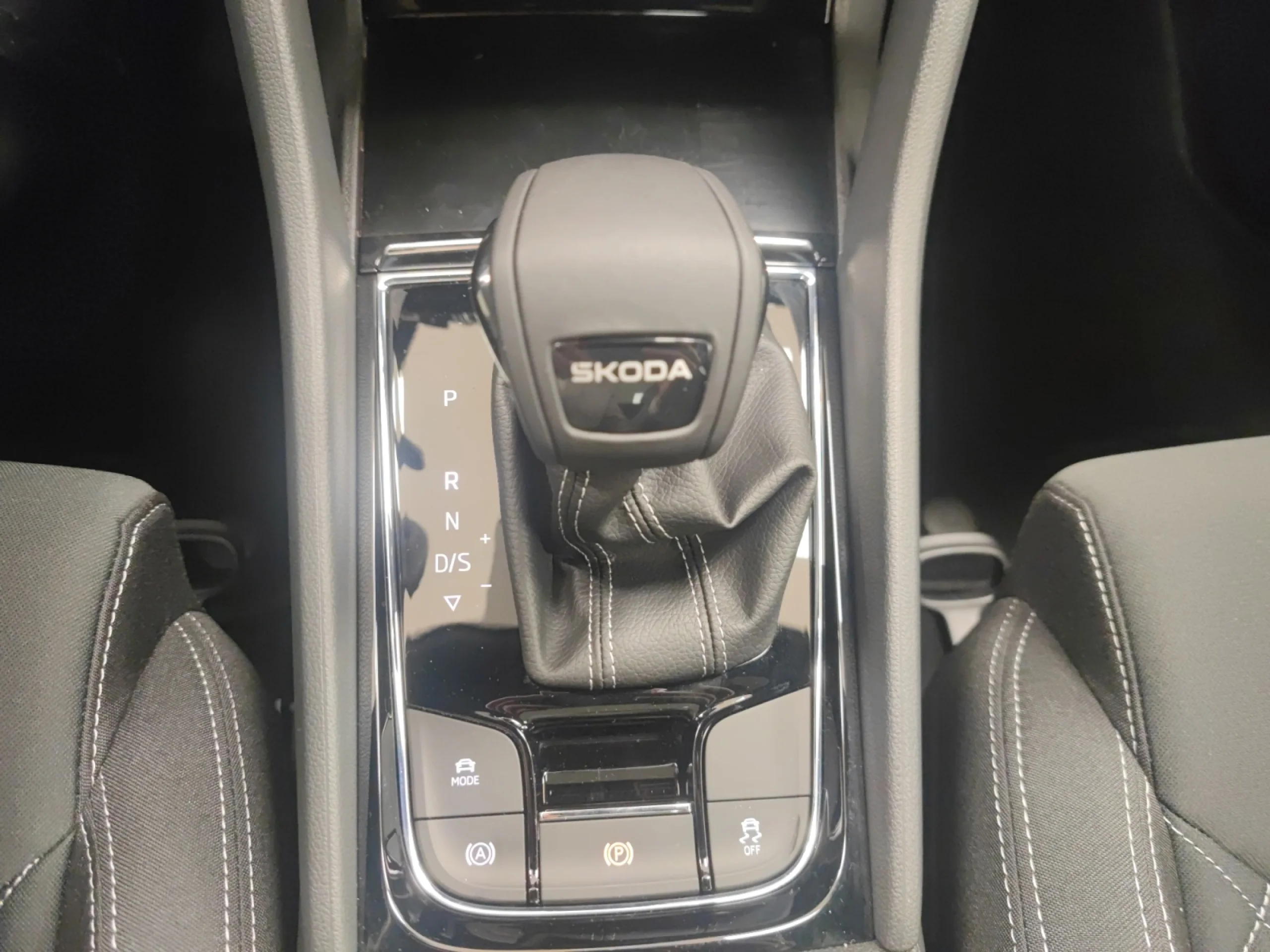 SKODA KAROQ 2.0 TDI 110KW (150CV) DSG SPORTLINE - Foto 15