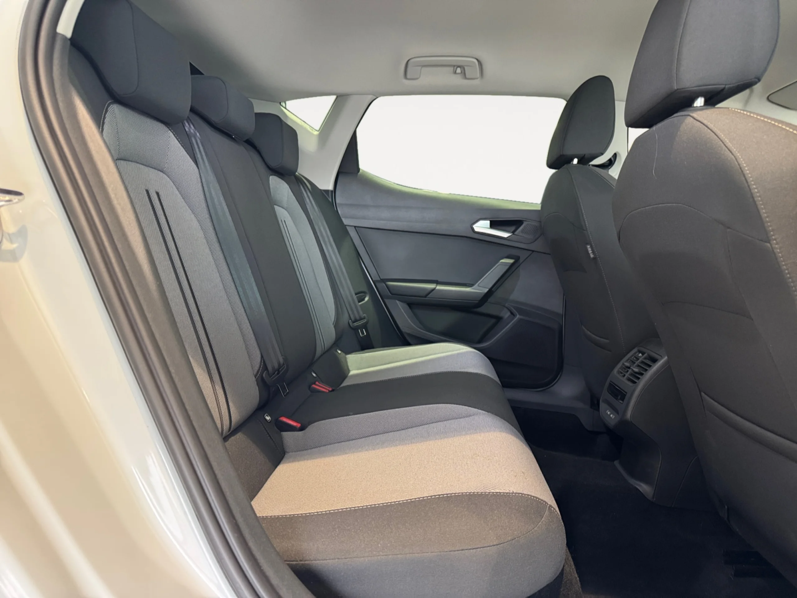 SEAT LEON 1.5 ETSI 85KW DSG STYLE 25 ANIVERSARIO - Foto 6