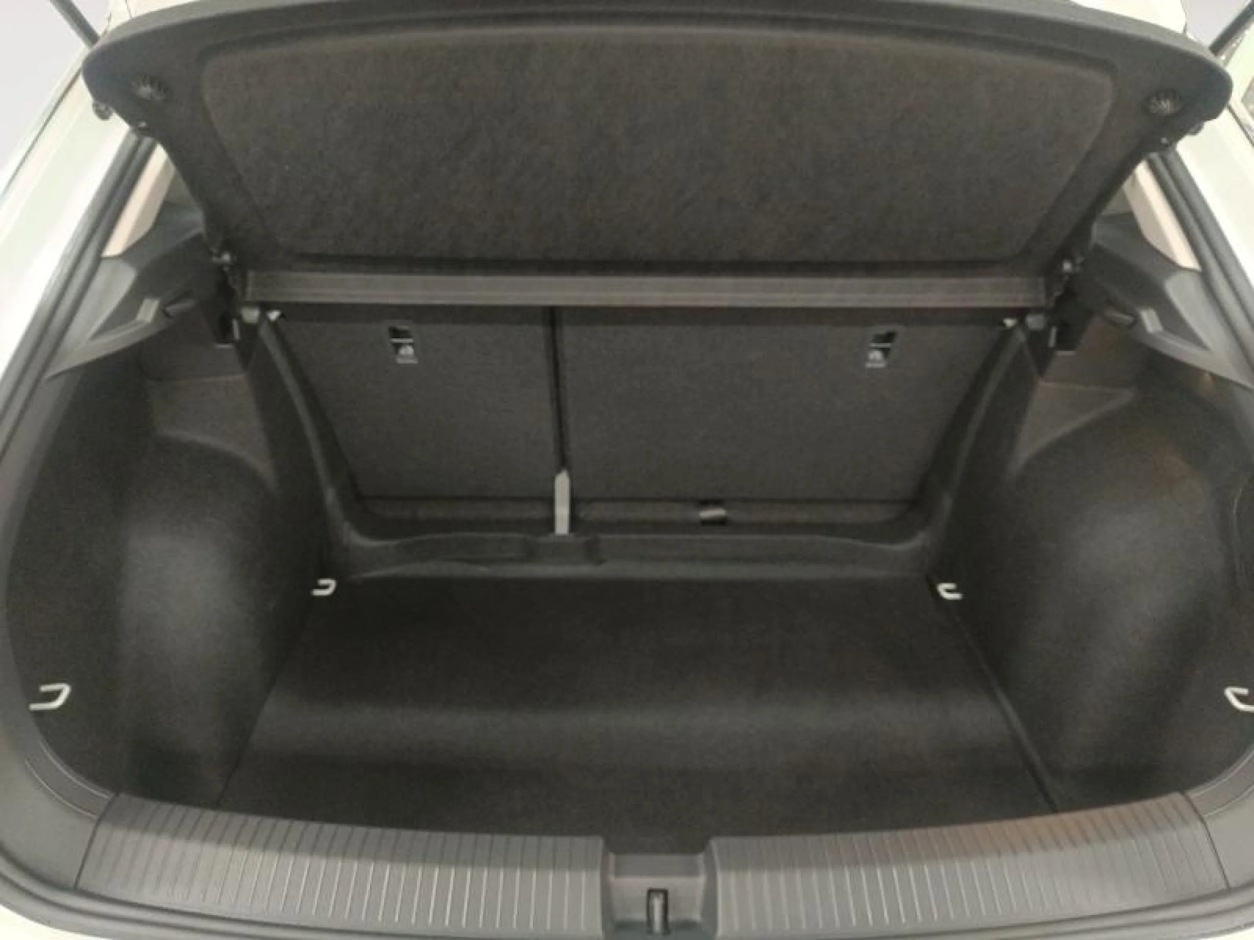 VOLKSWAGEN T ROC T ROC 2.0 TDI 85KW (115CV) - Foto 7