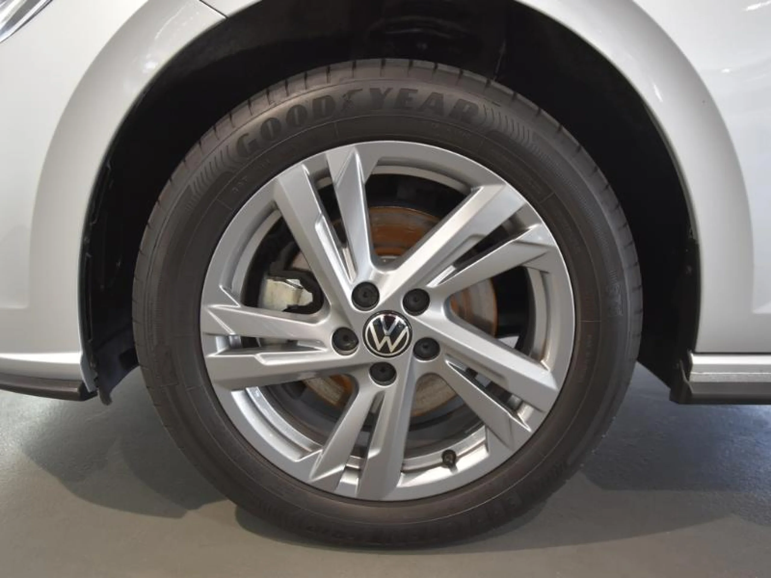 VOLKSWAGEN POLO R LINE 1.0 TSI 85KW (115CV) DSG - Foto 8