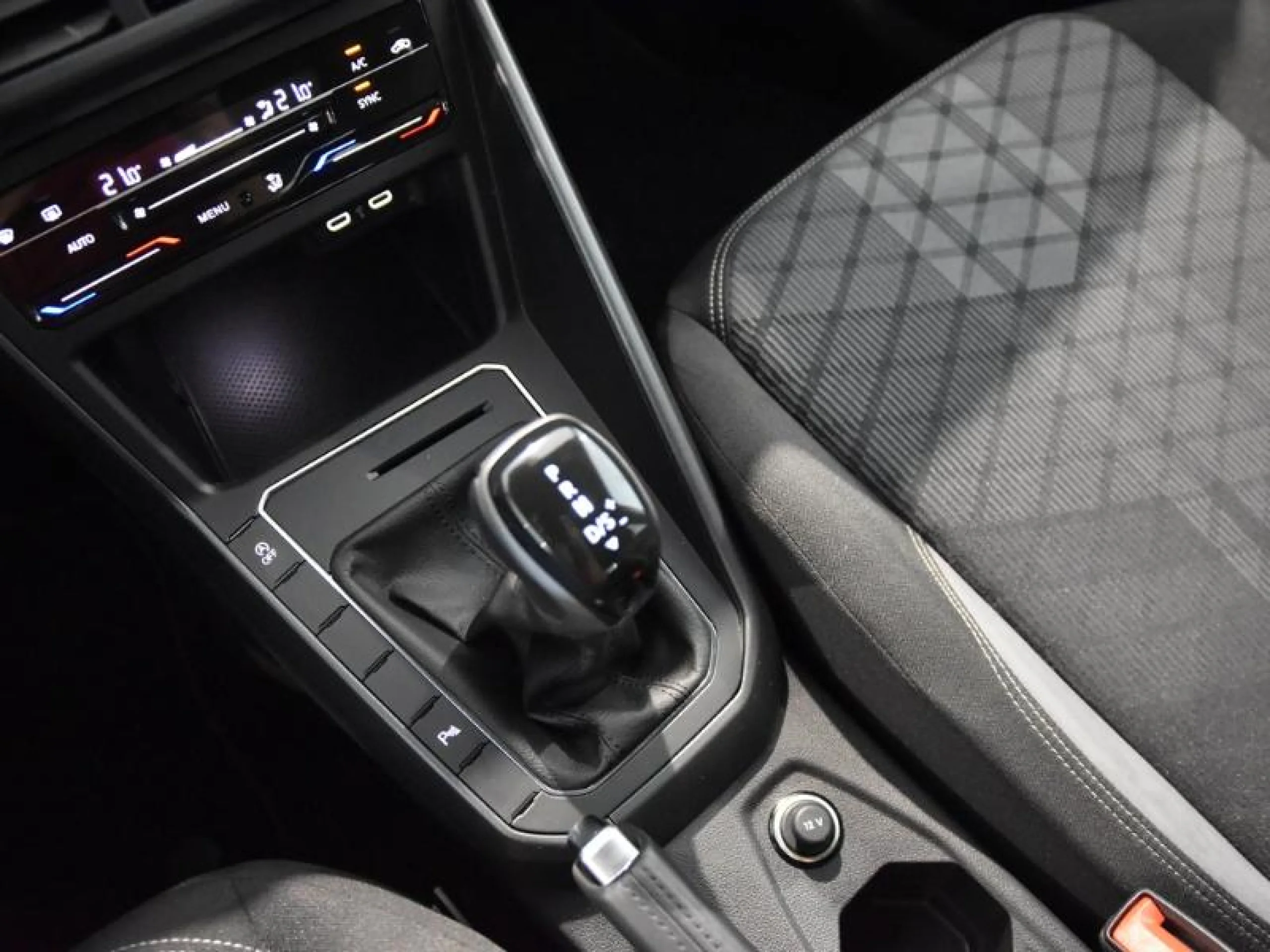 VOLKSWAGEN POLO R LINE 1.0 TSI 85KW (115CV) DSG - Foto 10