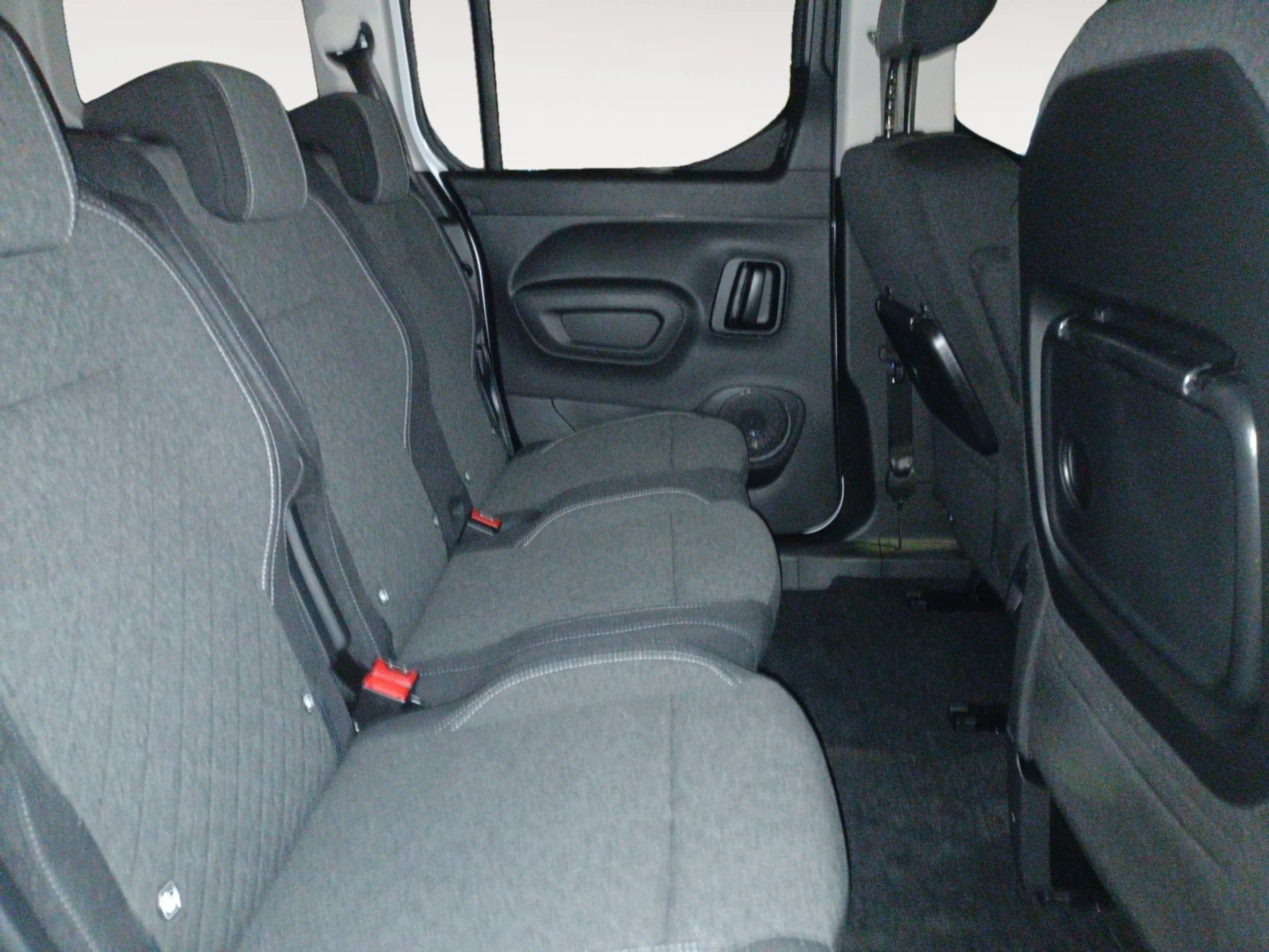 OPEL COMERCIALES COMBO COMBO 100 CV 1.5 TD S/S MT6 6.4 - Foto 6