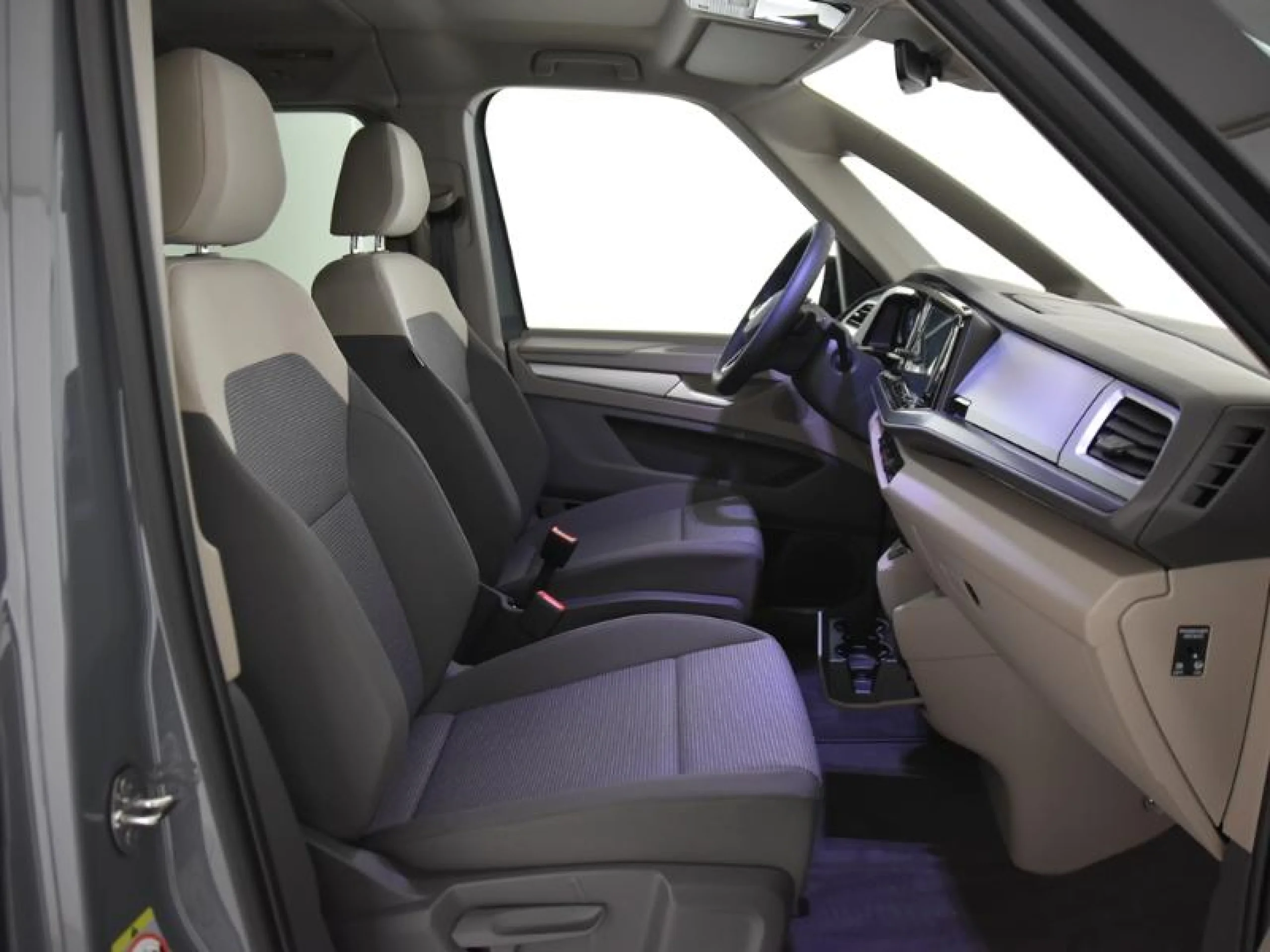 VW COMERCIALES Multivan MULTIVAN   MULTIVAN    1.5 EHYBRID 130 KW (177 CV) / 100 KW (136 CV) DSG 6 VEL. 4MOTION    19,7 KWH - Foto 5