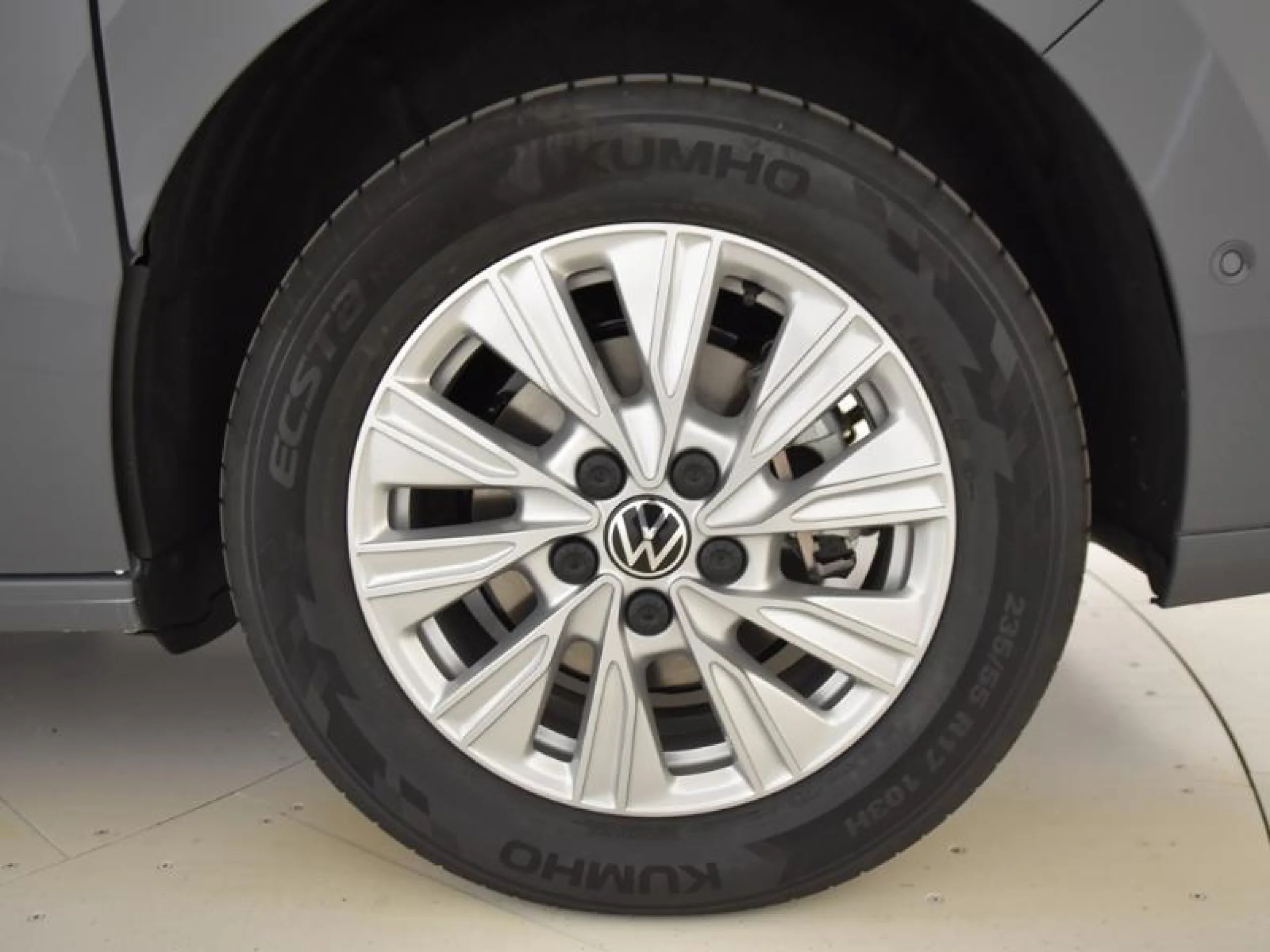 VW COMERCIALES Multivan MULTIVAN   MULTIVAN    1.5 EHYBRID 130 KW (177 CV) / 100 KW (136 CV) DSG 6 VEL. 4MOTION    19,7 KWH - Foto 8