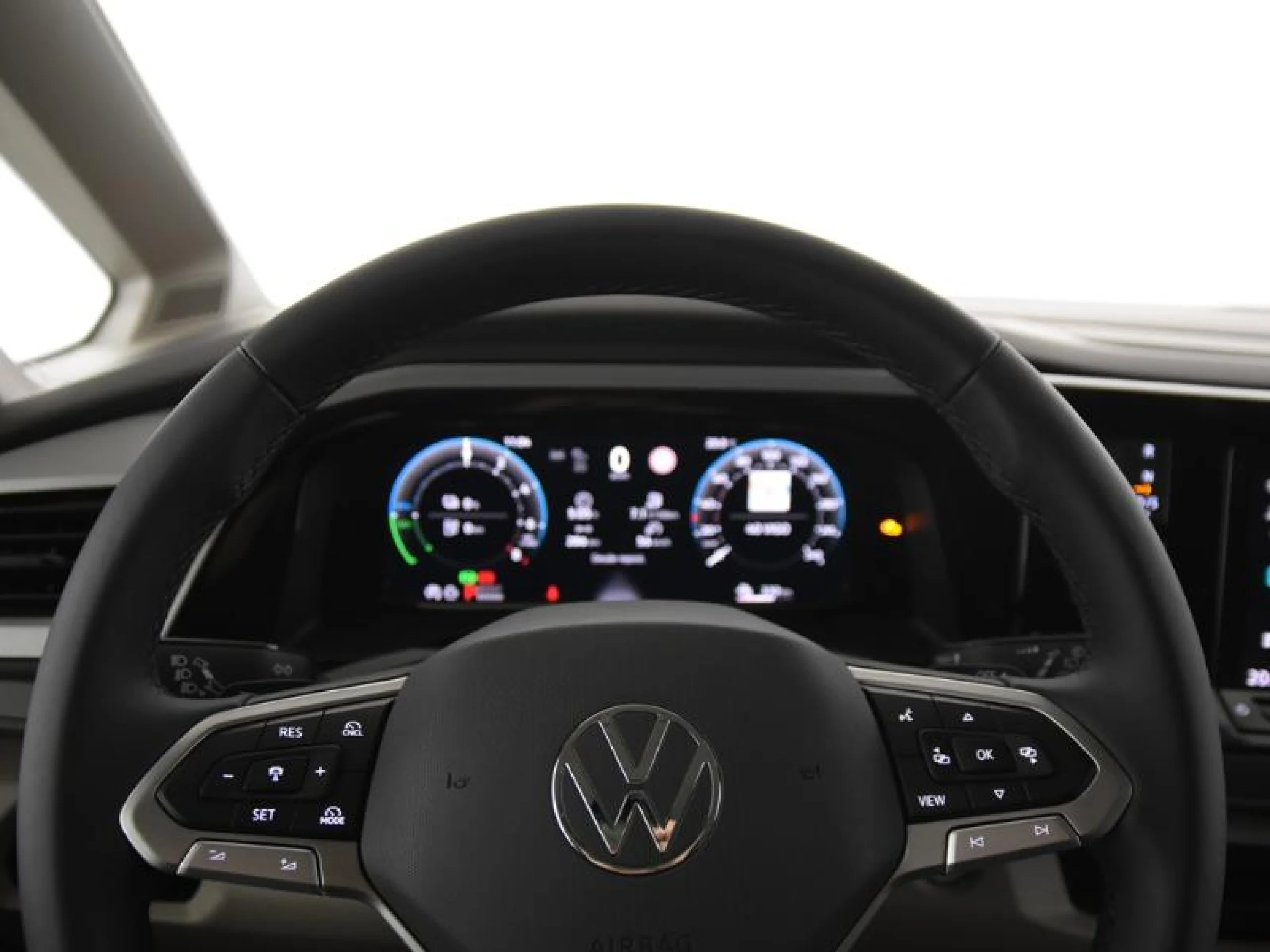 VW COMERCIALES Multivan MULTIVAN   MULTIVAN    1.5 EHYBRID 130 KW (177 CV) / 100 KW (136 CV) DSG 6 VEL. 4MOTION    19,7 KWH - Foto 15