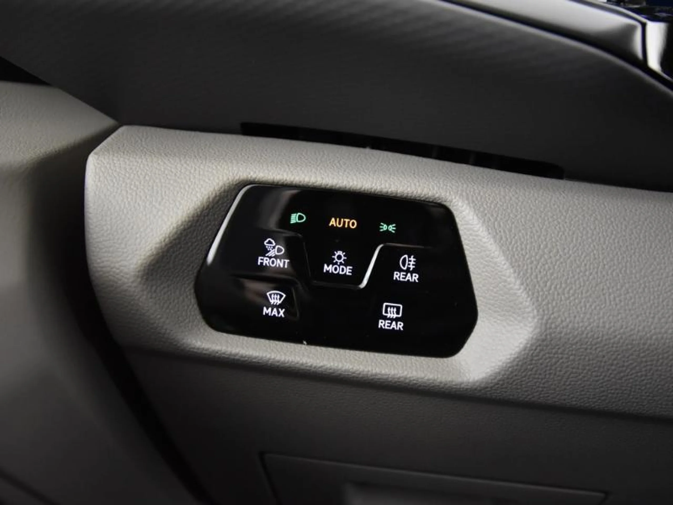 VW COMERCIALES Multivan MULTIVAN   MULTIVAN    1.5 EHYBRID 130 KW (177 CV) / 100 KW (136 CV) DSG 6 VEL. 4MOTION    19,7 KWH - Foto 17