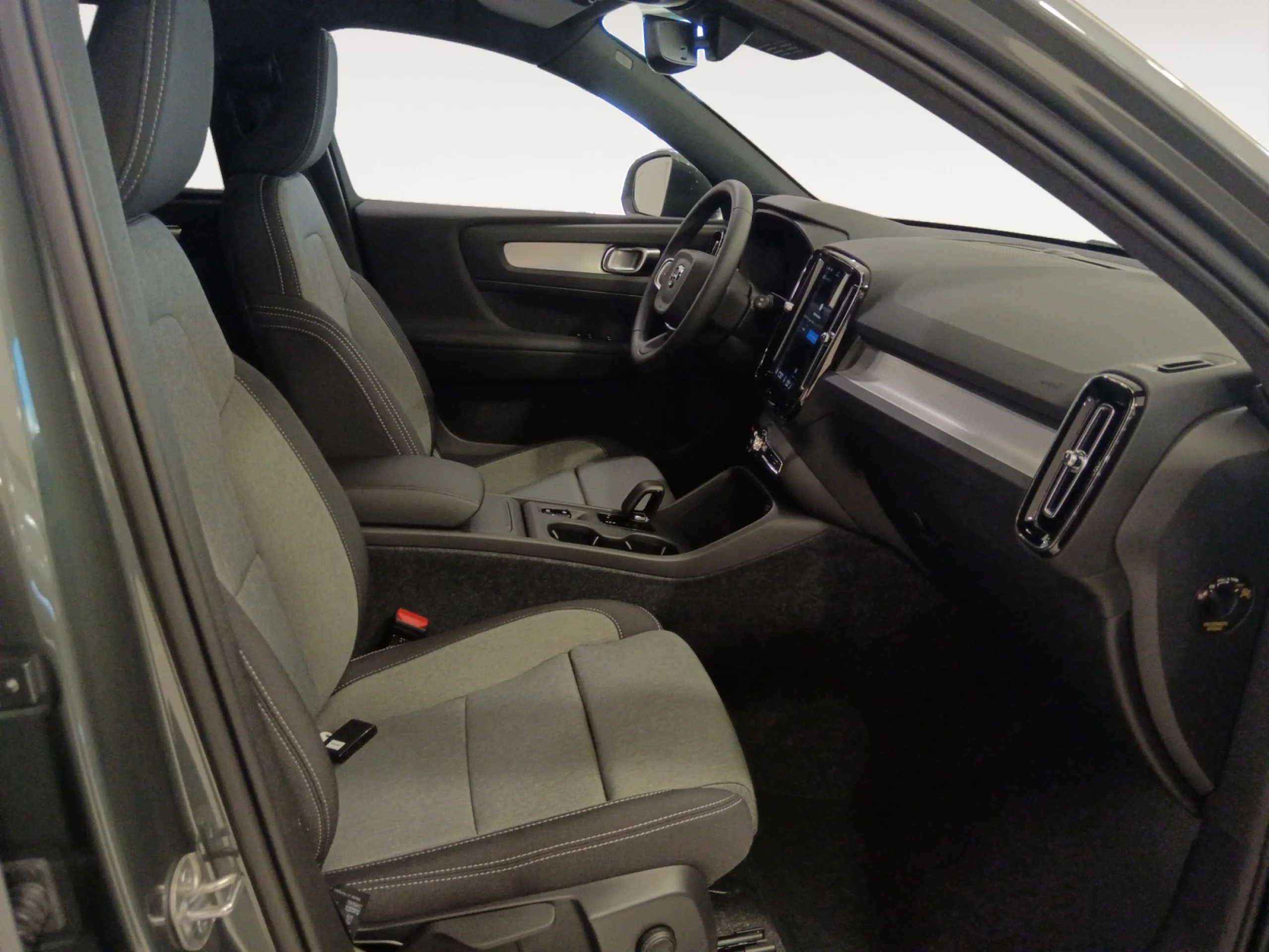 VOLVO XC40 2.0 B3 G CORE AUTO - Foto 5