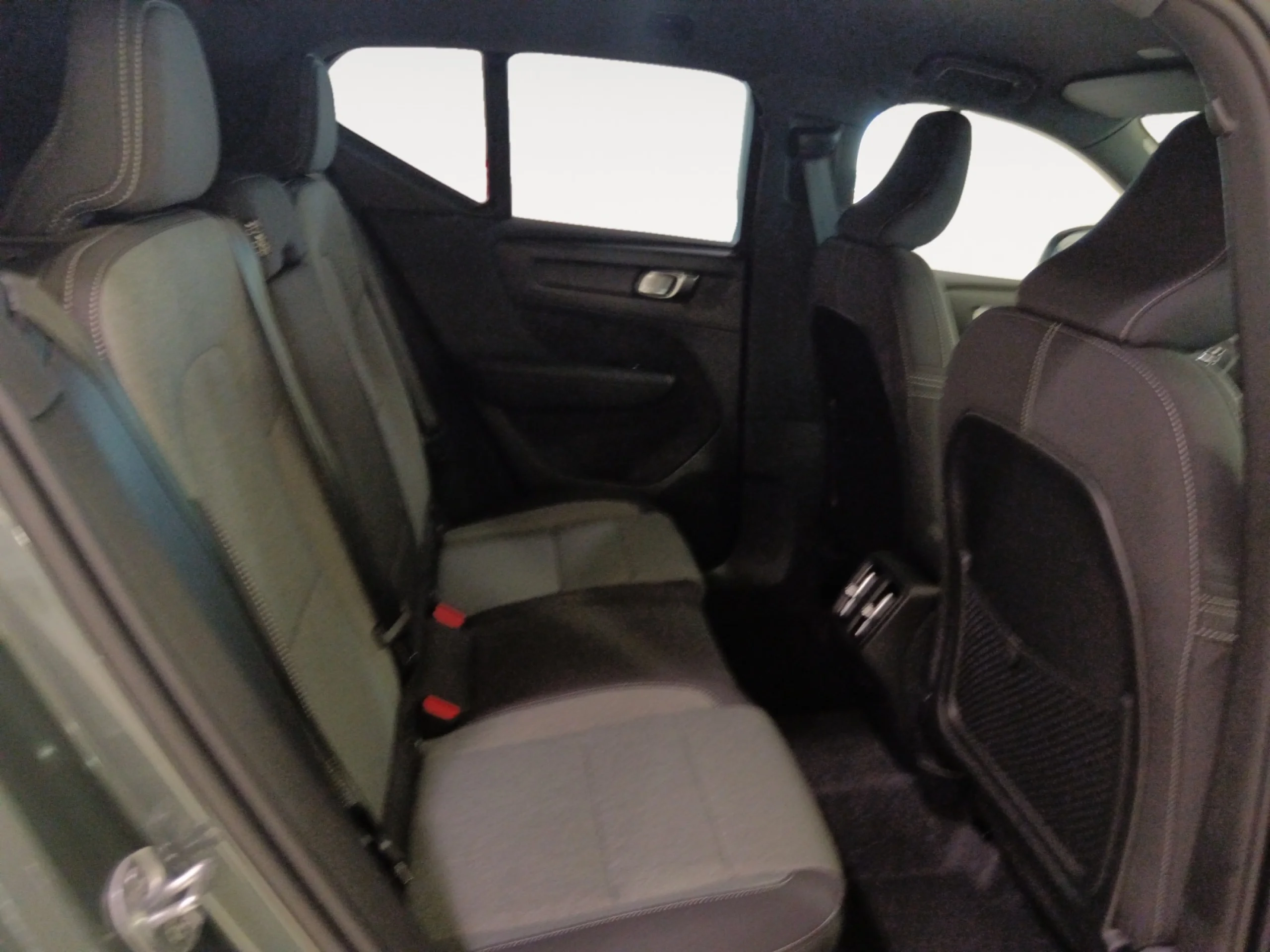 VOLVO XC40 2.0 B3 G CORE AUTO - Foto 6