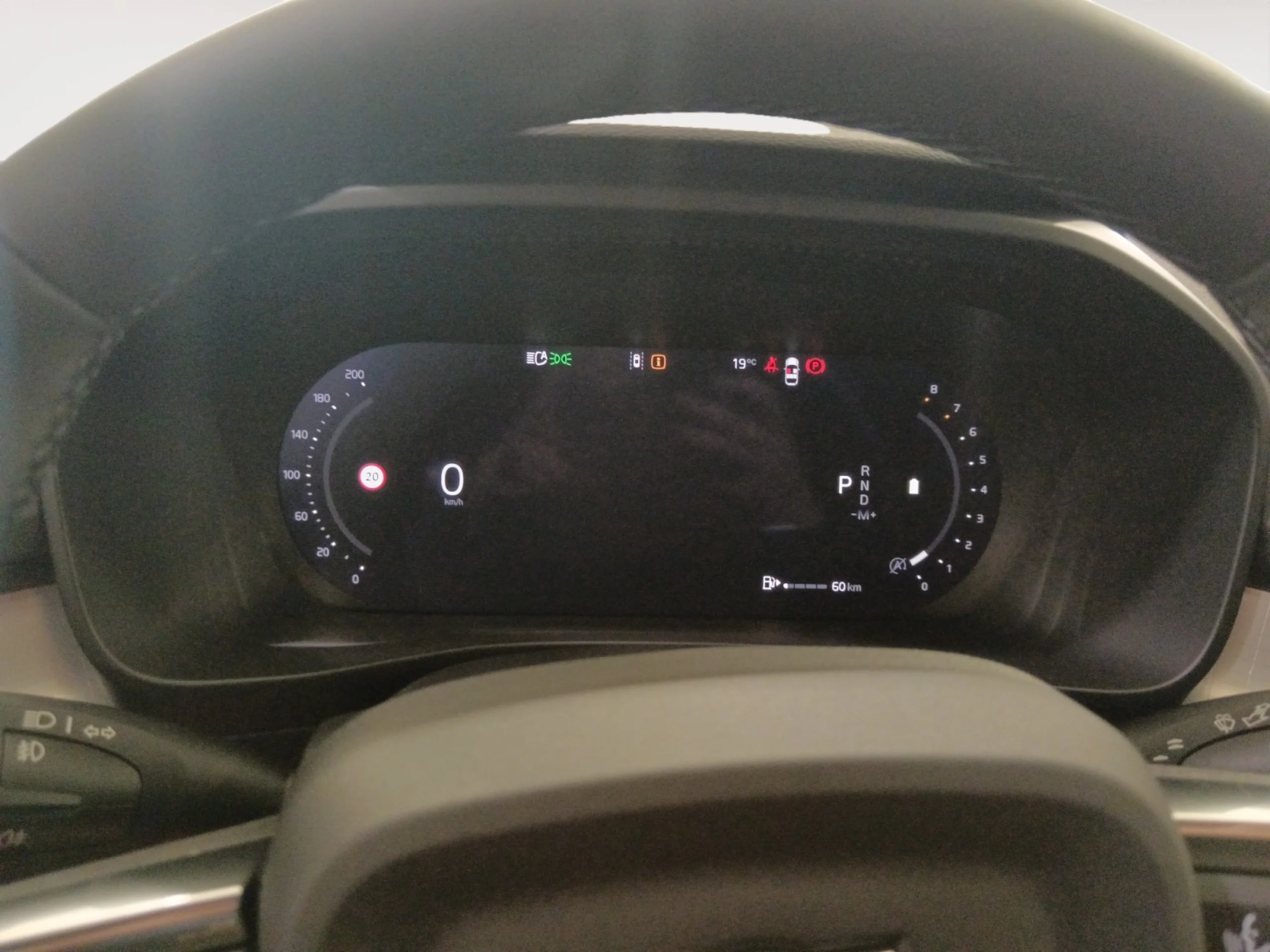 VOLVO XC40 2.0 B3 G CORE AUTO - Foto 7