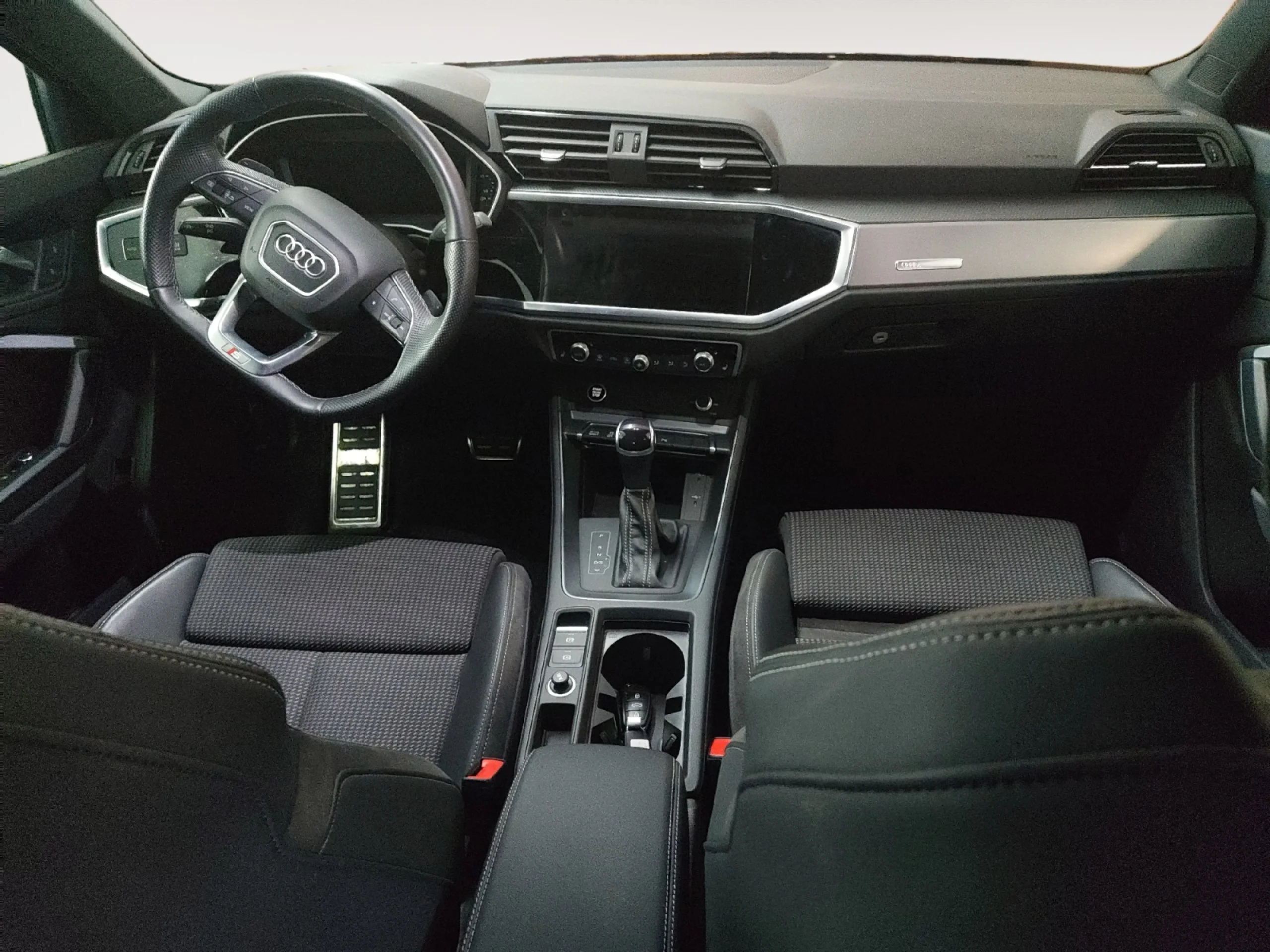 AUDI Q3 BLACK LINE 35 TDI 110KW (150CV) S TRONIC - Foto 4