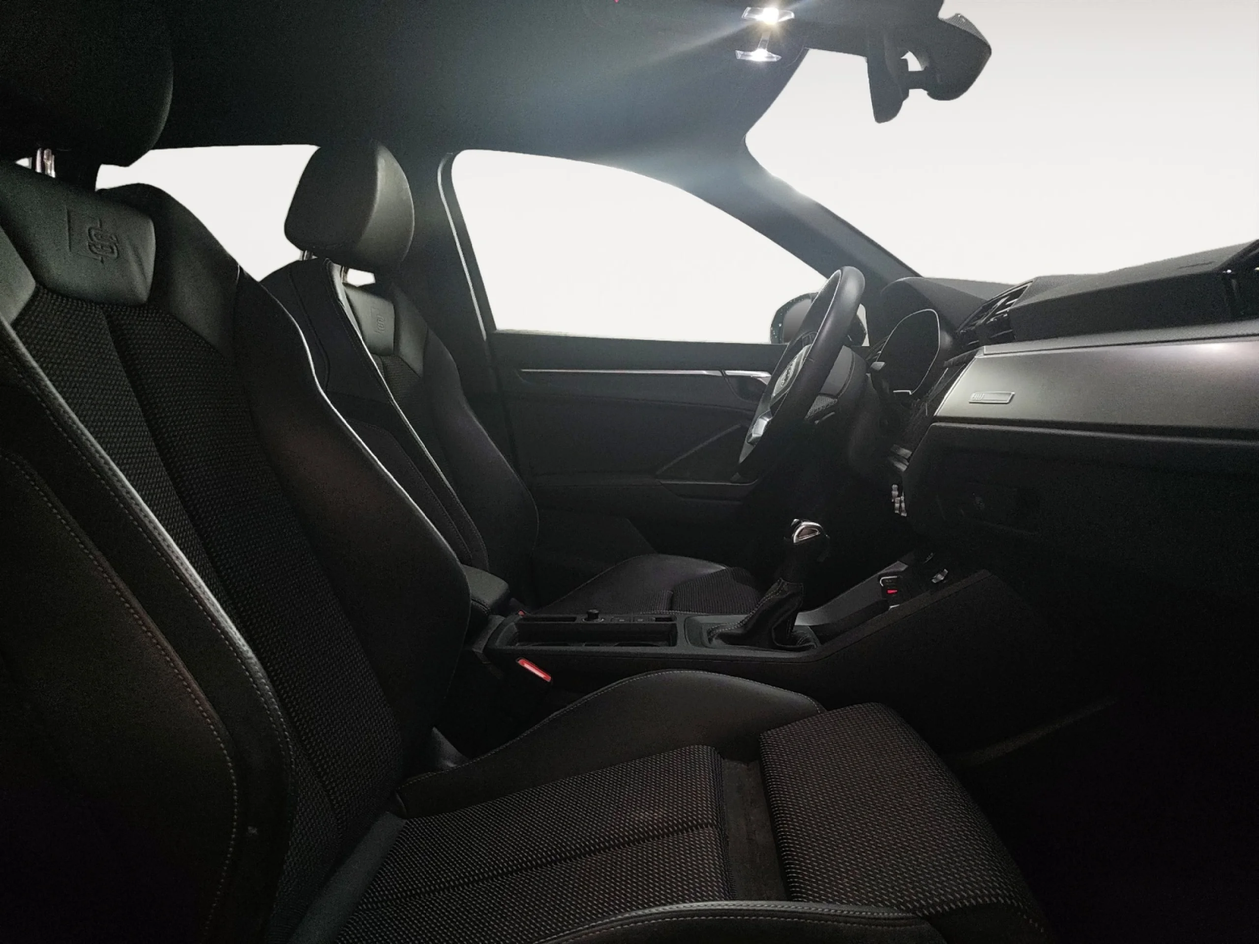 AUDI Q3 BLACK LINE 35 TDI 110KW (150CV) S TRONIC - Foto 5