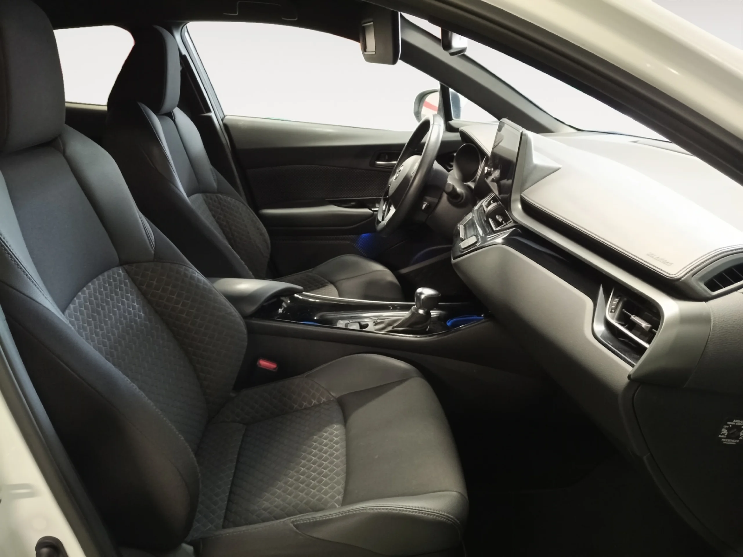 TOYOTA C HR 1.8 125H ADVANCE - Foto 5