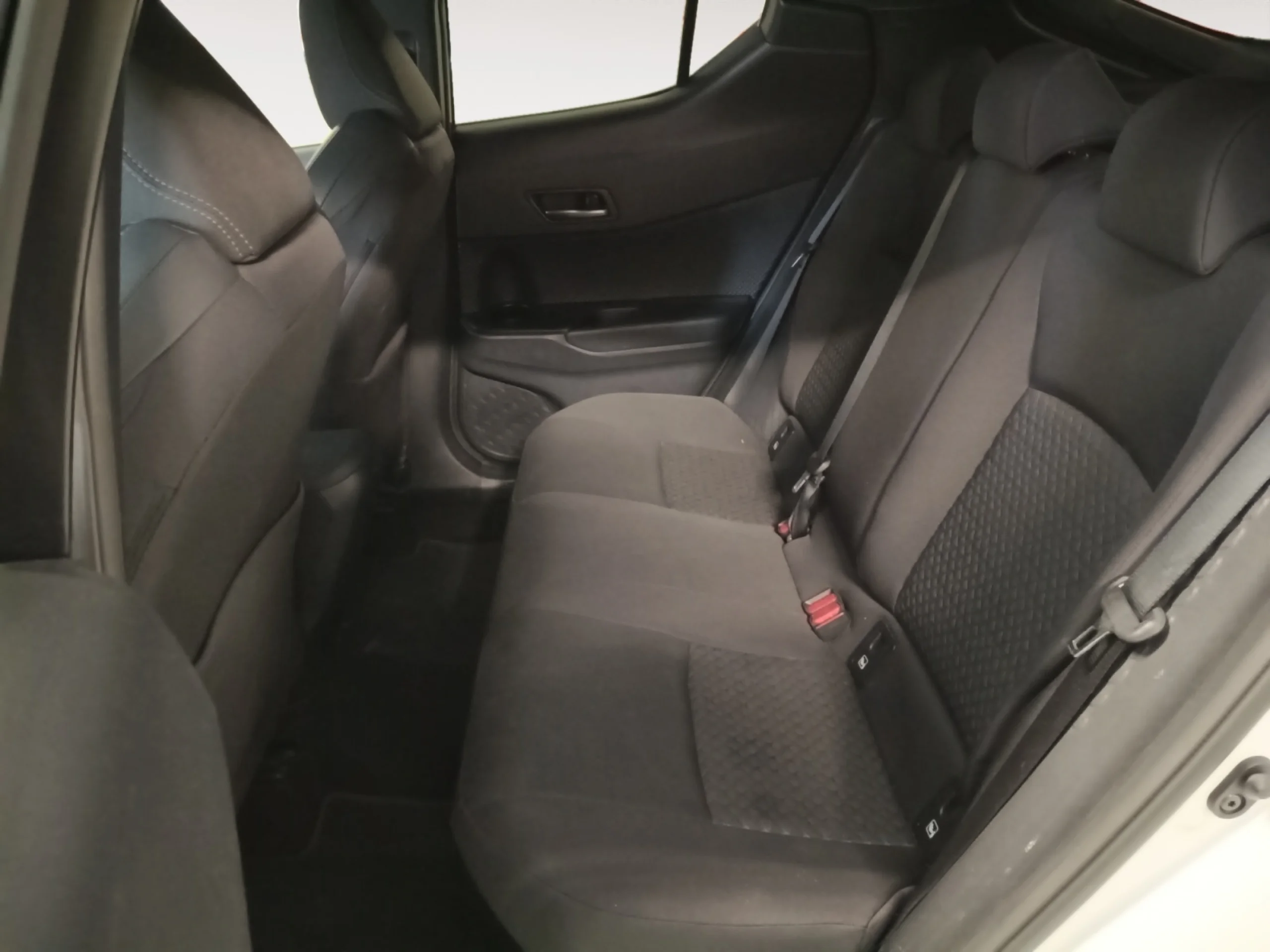 TOYOTA C HR 1.8 125H ADVANCE - Foto 6