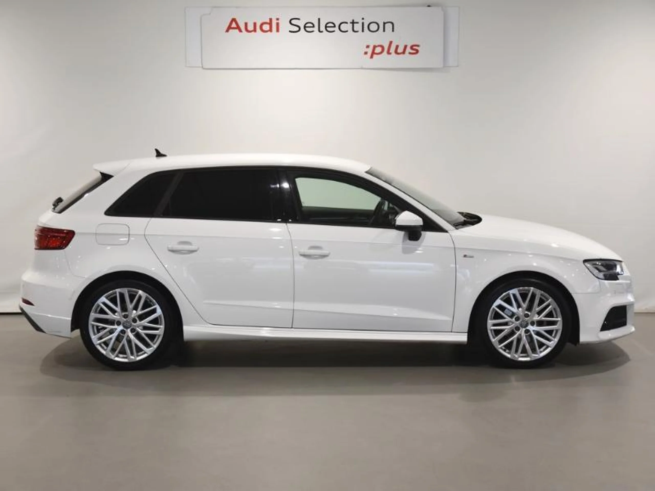 AUDI A3 S LINE EDITION 1.6 TDI S TRONIC SPORTB - Foto 3