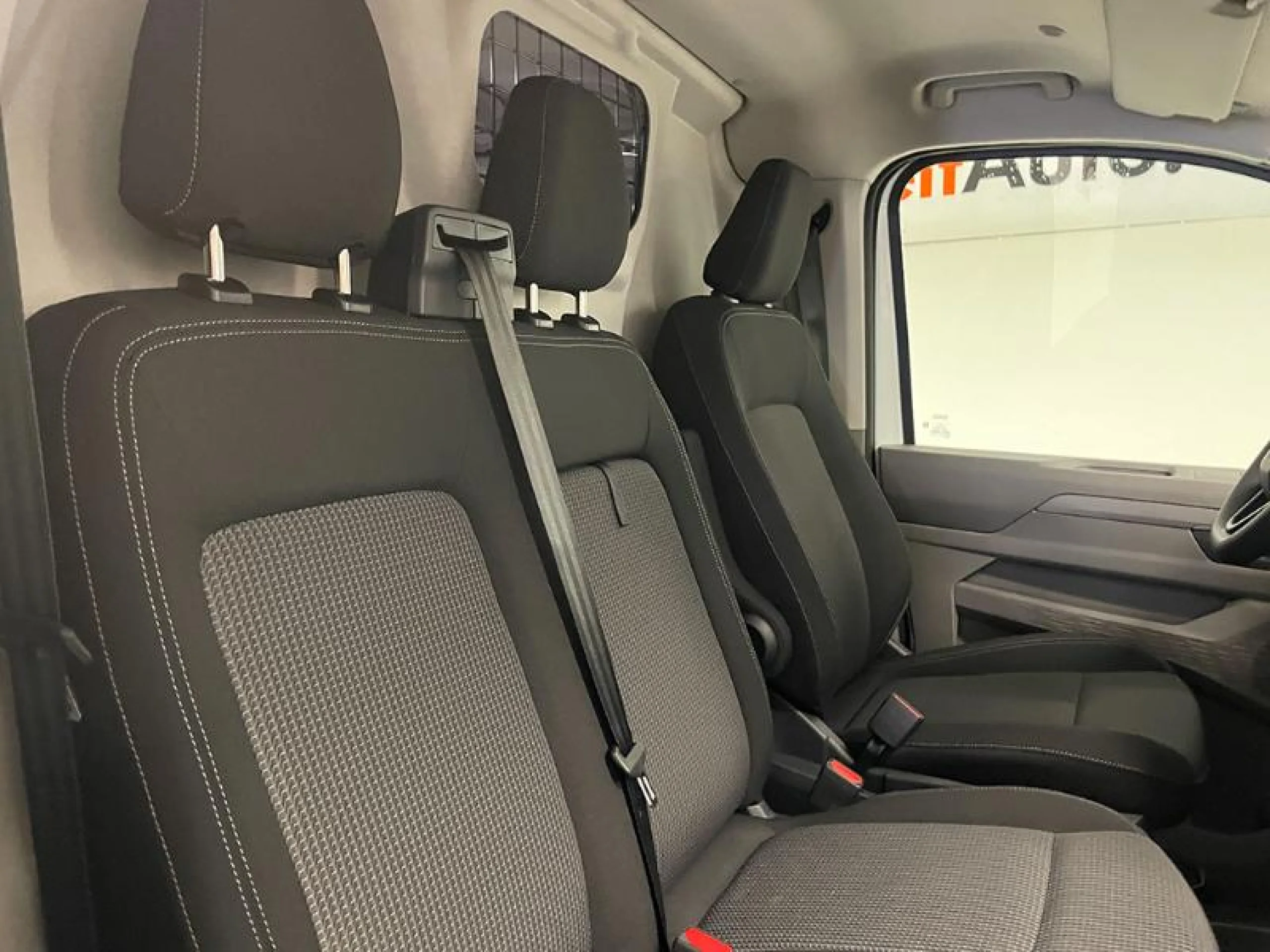 VW COMERCIALES Transporter TRANSPORTER   FURG N  BATALLA CORTA  2.0 TDI 81 KW (110 CV) 6 VEL. - Foto 6