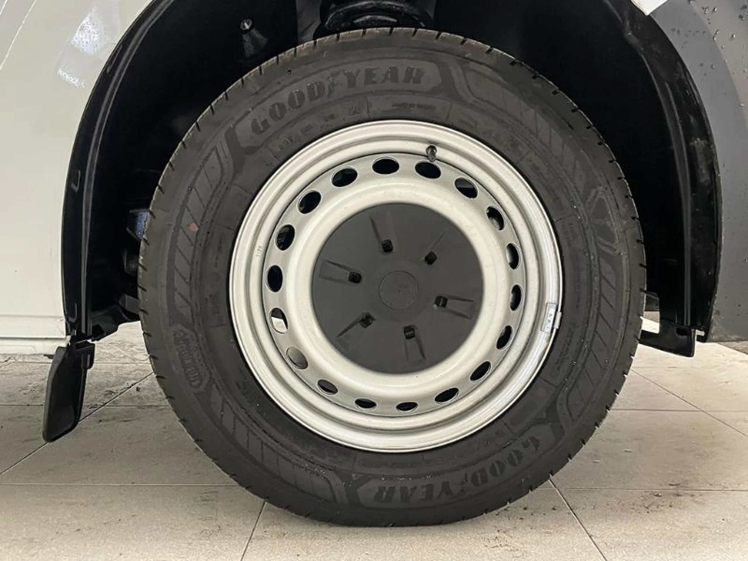 VW COMERCIALES Transporter TRANSPORTER   FURG N  BATALLA CORTA  2.0 TDI 81 KW (110 CV) 6 VEL. - Foto 9