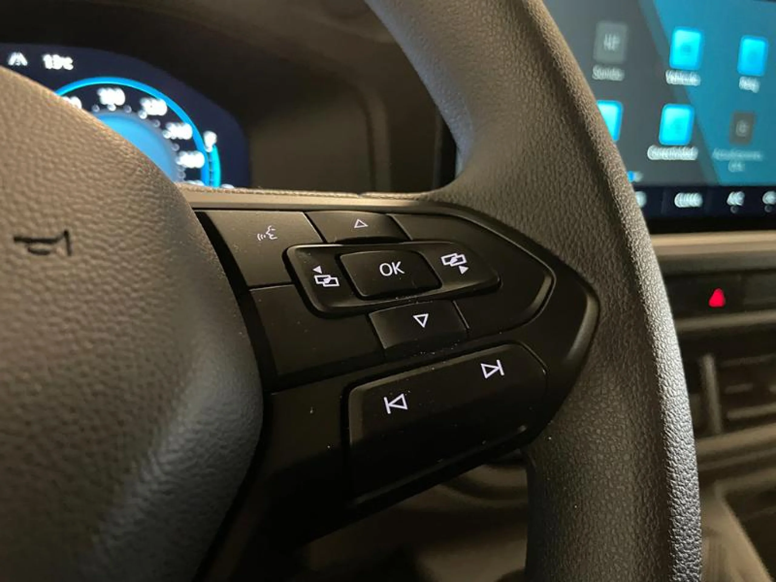 VW COMERCIALES Transporter TRANSPORTER   FURG N  BATALLA CORTA  2.0 TDI 81 KW (110 CV) 6 VEL. - Foto 12