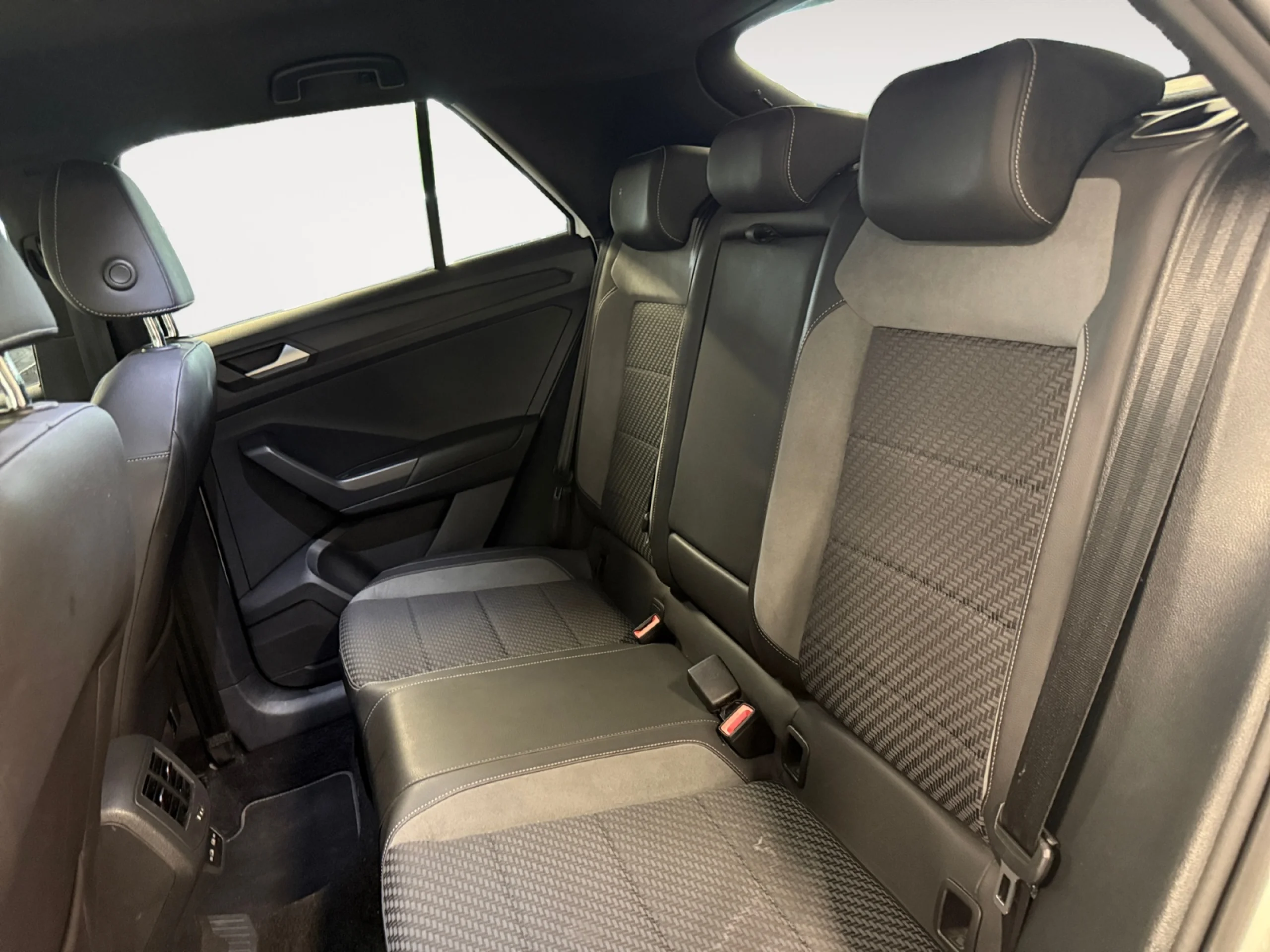 VOLKSWAGEN T ROC SPORT 1.5 TSI 110KW (150CV) DSG - Foto 6