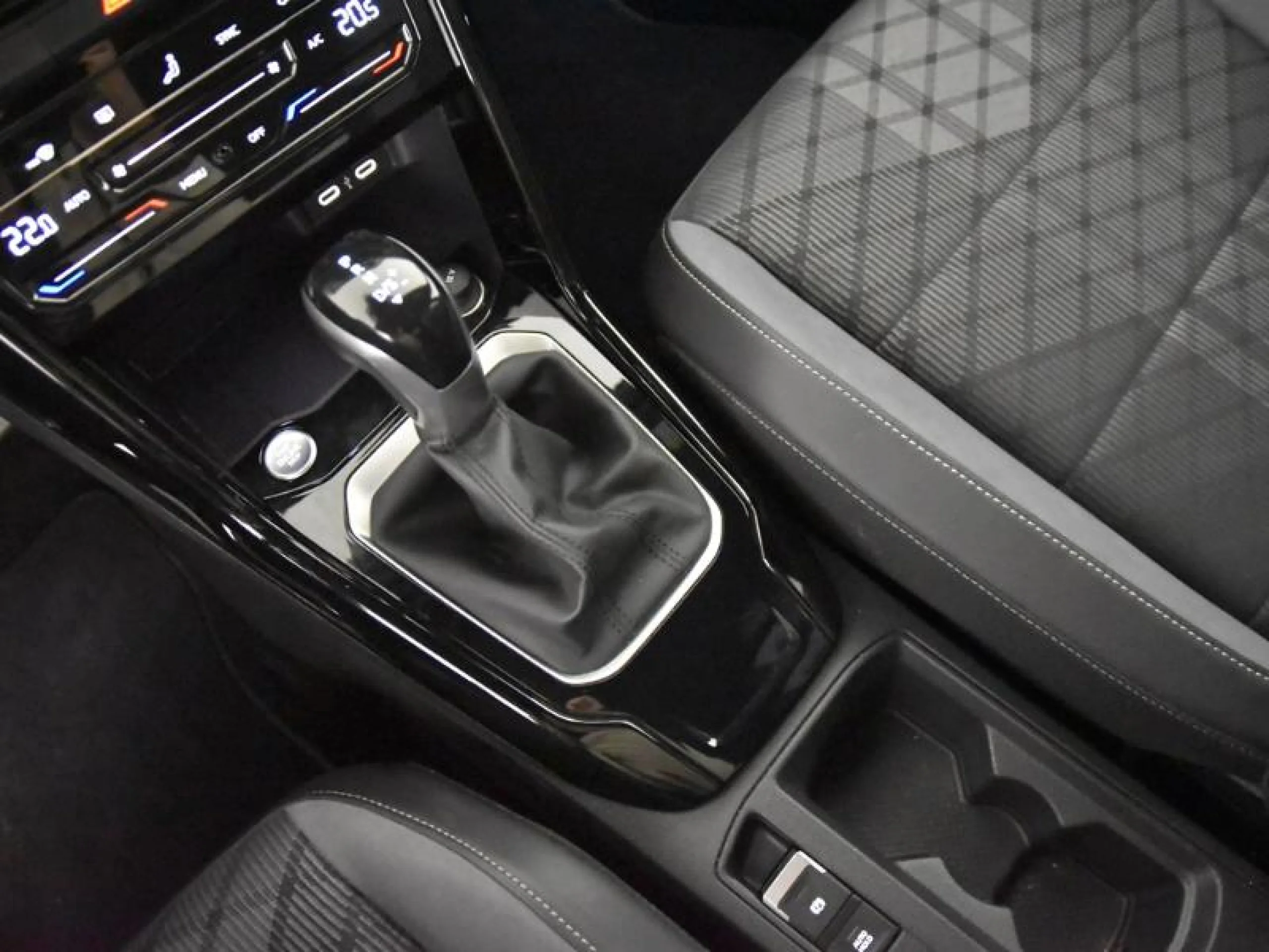 VOLKSWAGEN T ROC R LINE 1.5 TSI 110KW (150CV) DSG - Foto 10