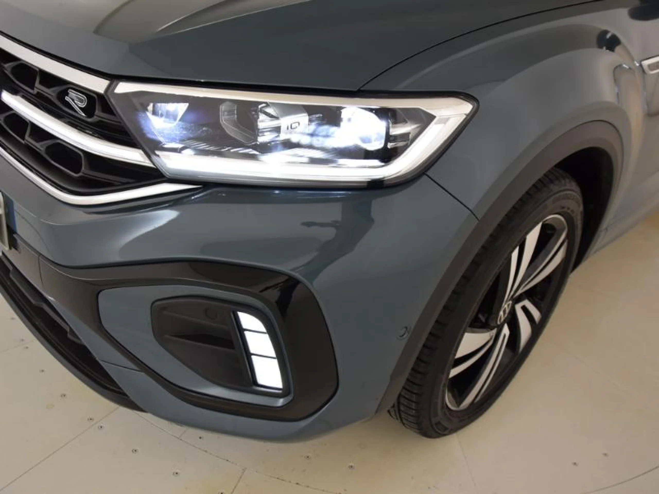 VOLKSWAGEN T ROC R LINE 1.5 TSI 110KW (150CV) DSG - Foto 17