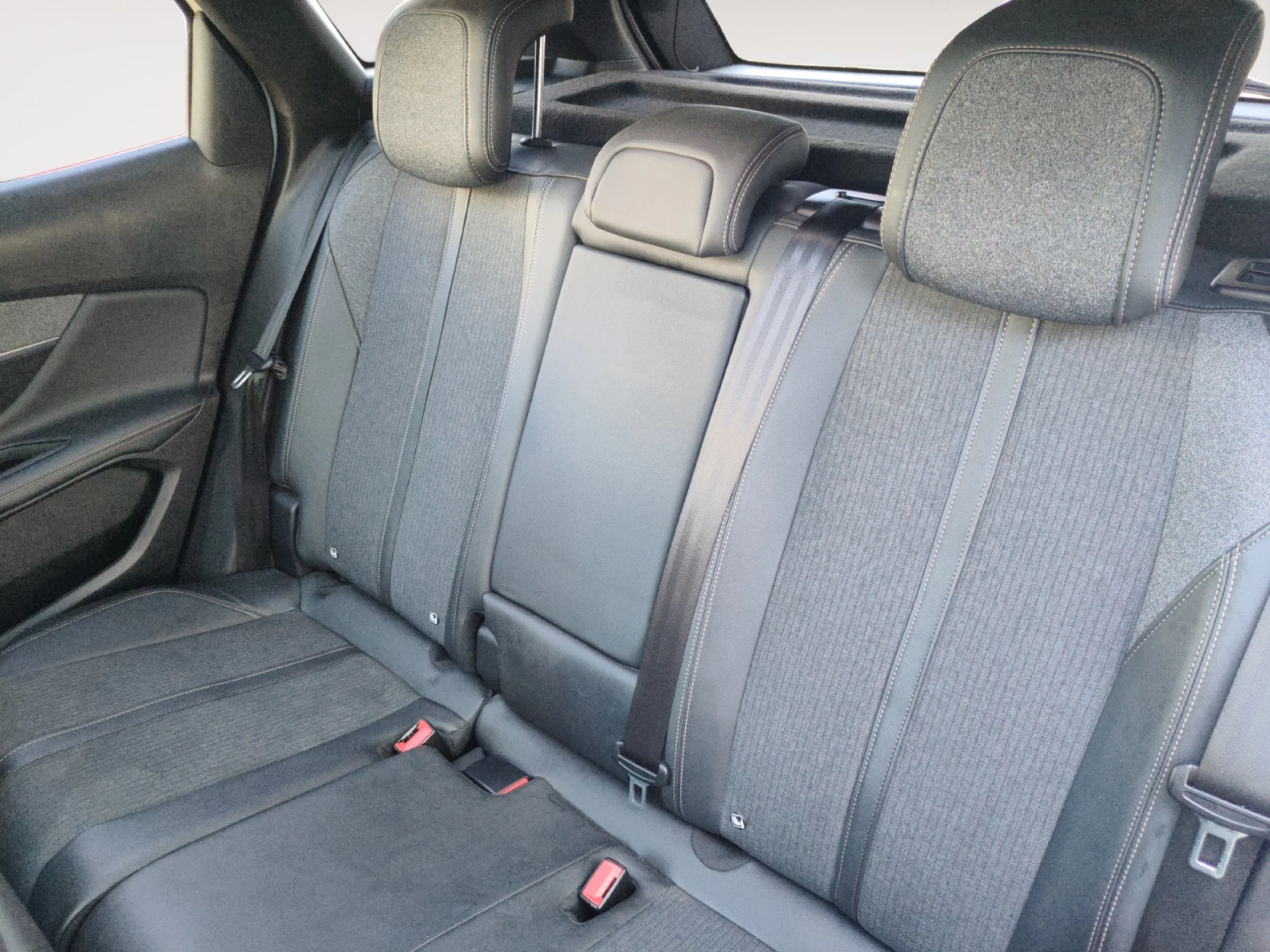 PEUGEOT 3008 1.5L BLUEHDI 96KW (130CV) S&S GT LINE - Foto 6