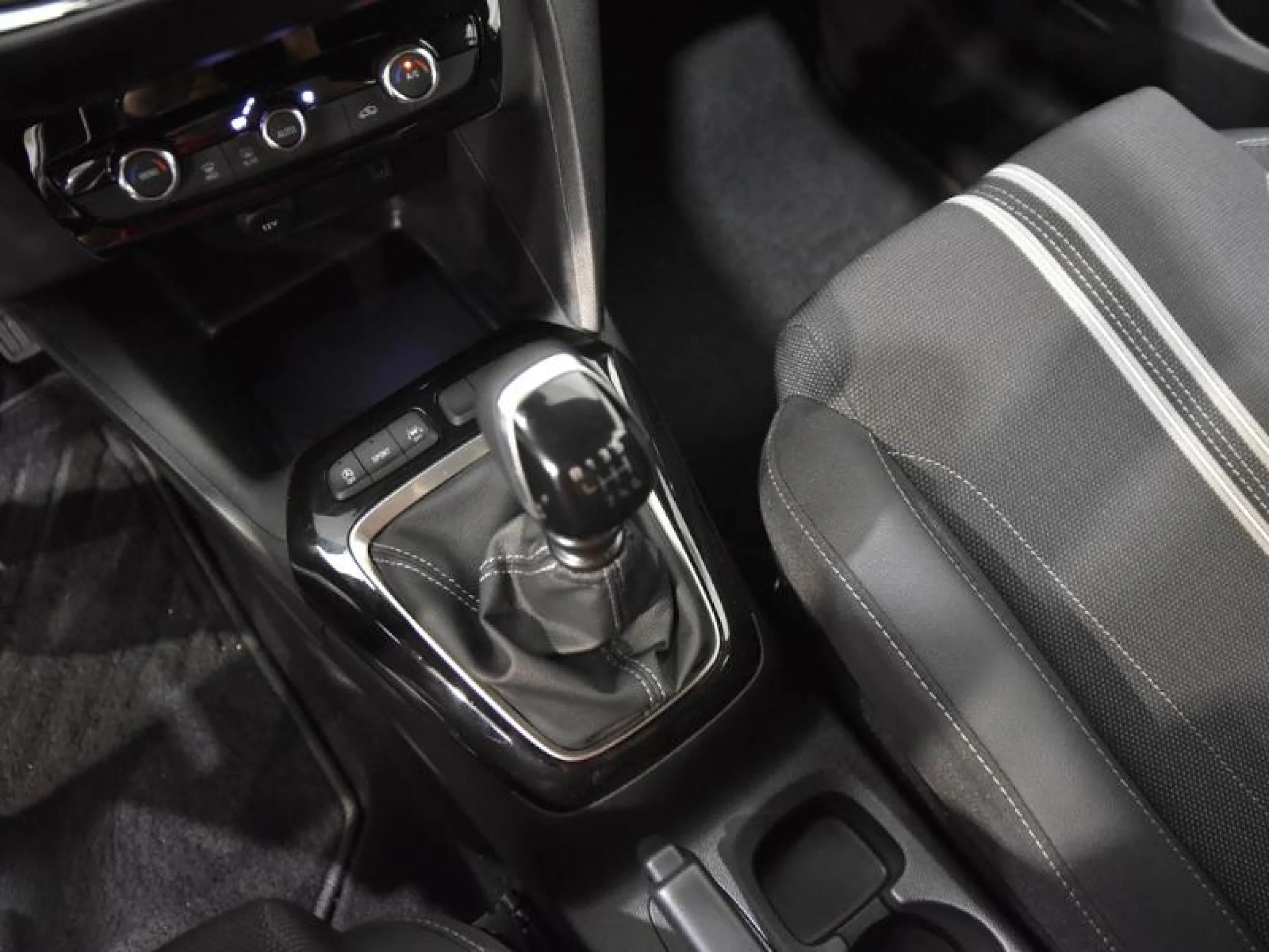 OPEL CORSA 1.2T XHL 74KW (100CV) EDITION - Foto 10